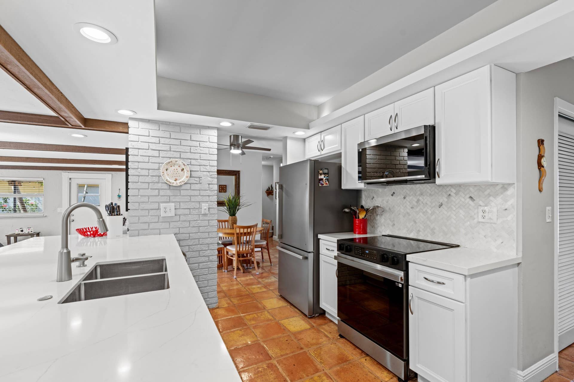 200 SW 5th Street, Boca Raton, FL 33432 Split Sink