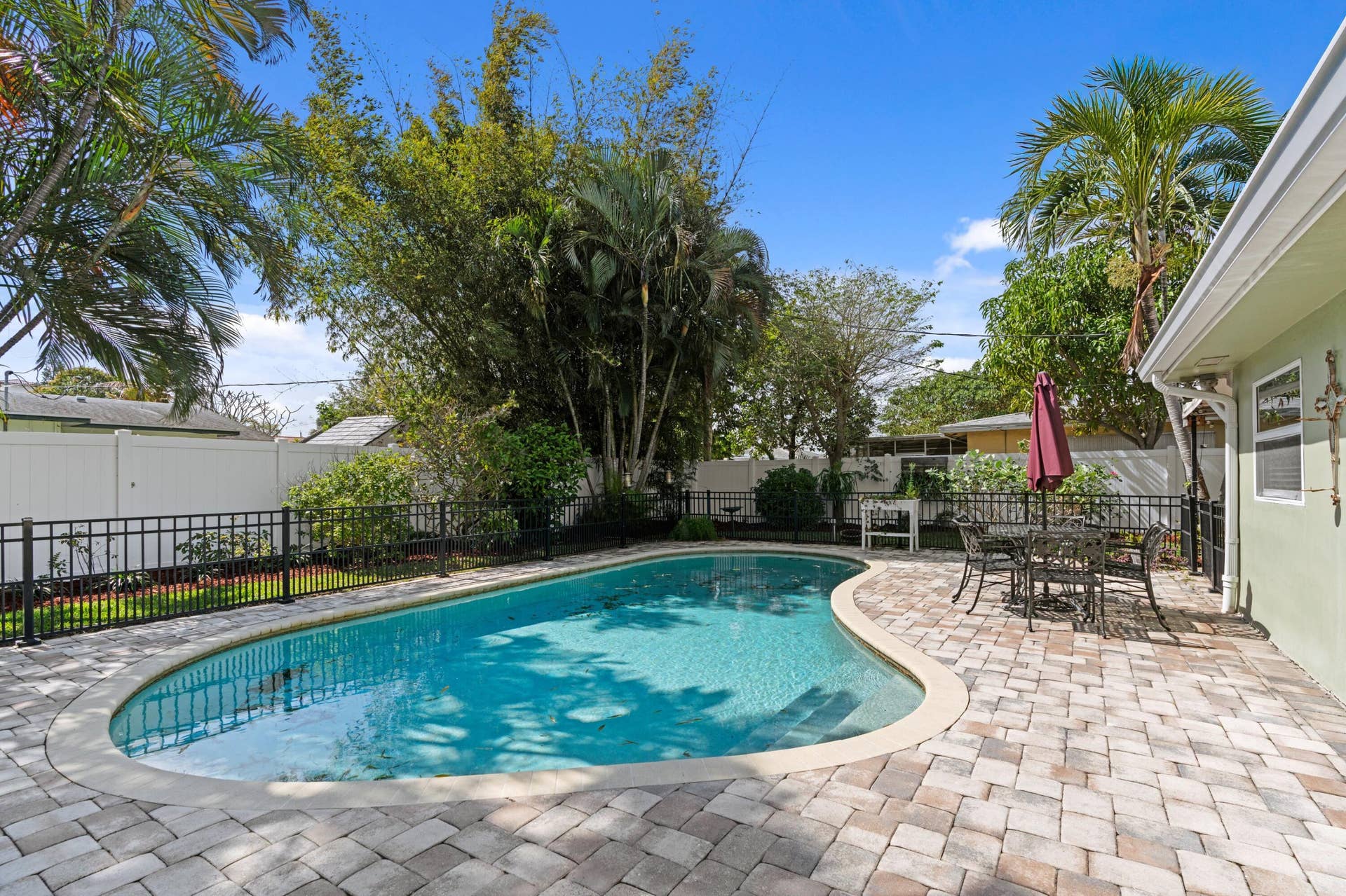200 SW 5th Street, Boca Raton, FL 33432 Pavered Pool Deck