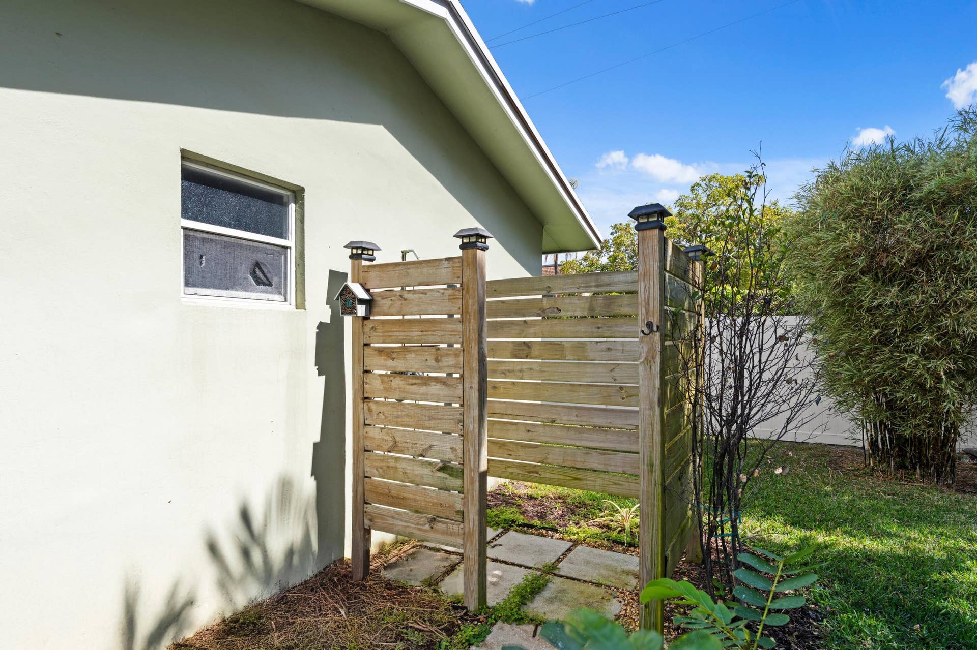 200 SW 5th Street, Boca Raton, FL 33432 Outdoor Shower