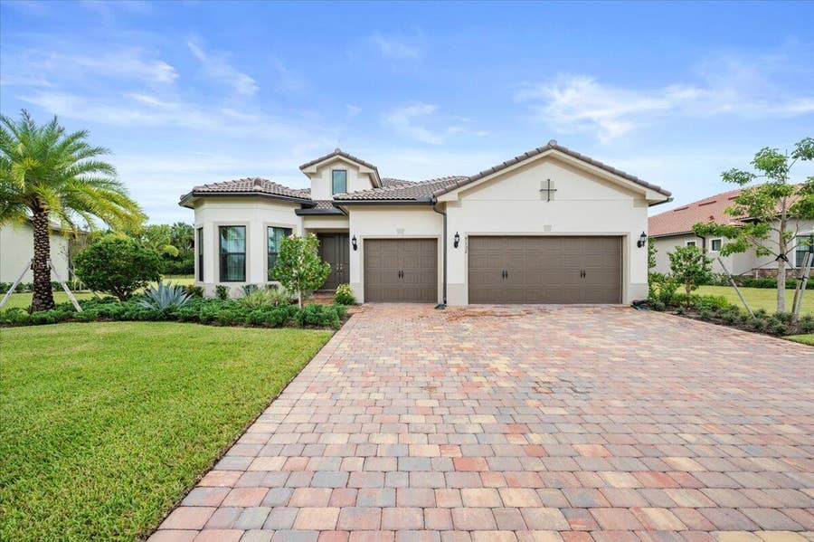 Property photo for 9132 Balsamo Drive, Palm Beach Gardens, FL