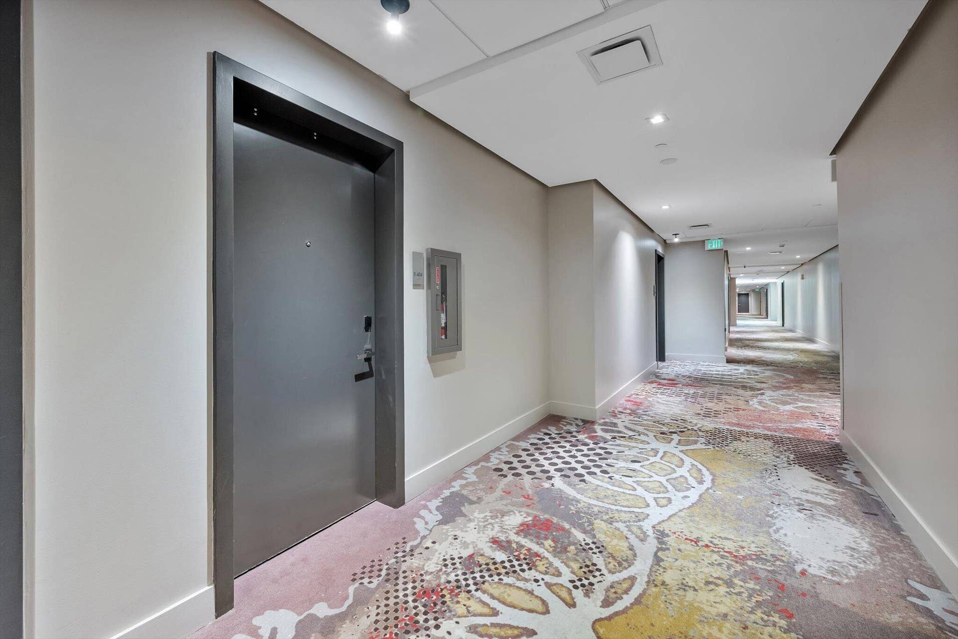01-777 N ocean Dr Unit S404_001