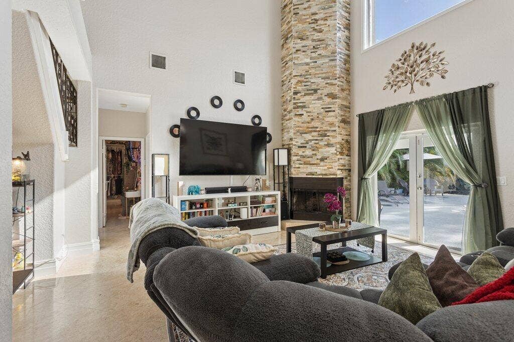 5521 SW 109th Avenue, Davie, FL 33328