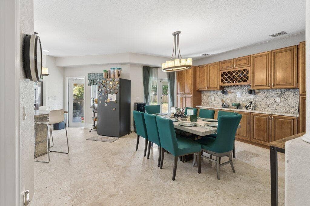 5521 SW 109th Avenue, Davie, FL 33328