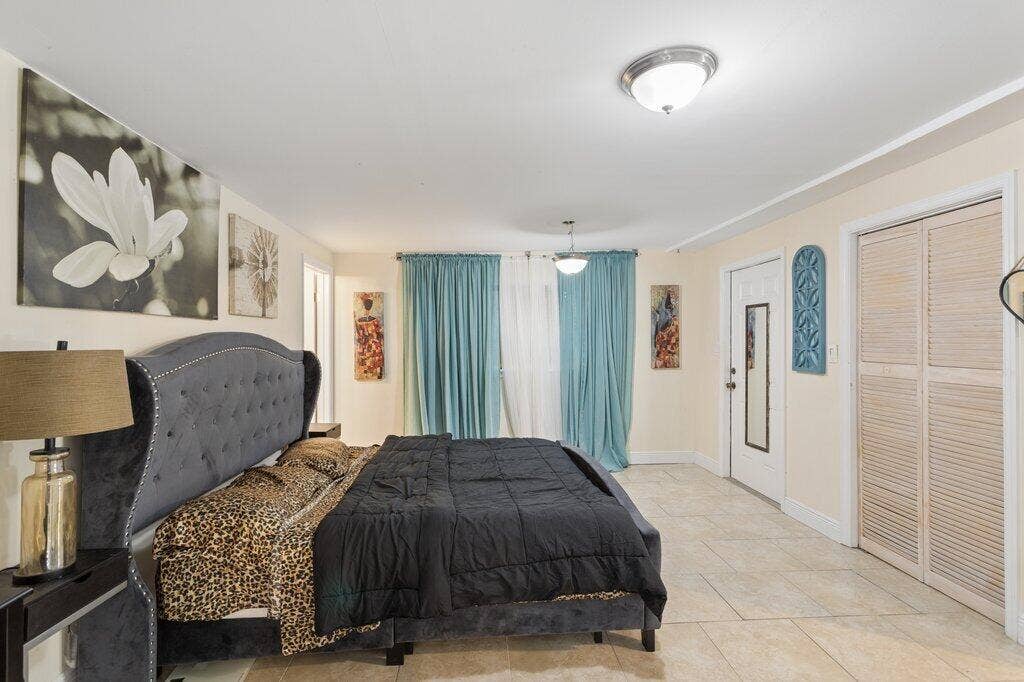 5521 SW 109th Avenue, Davie, FL 33328