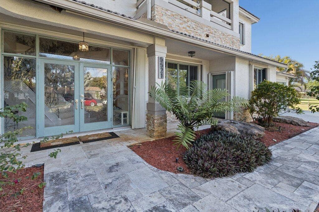 5521 SW 109th Avenue, Davie, FL 33328