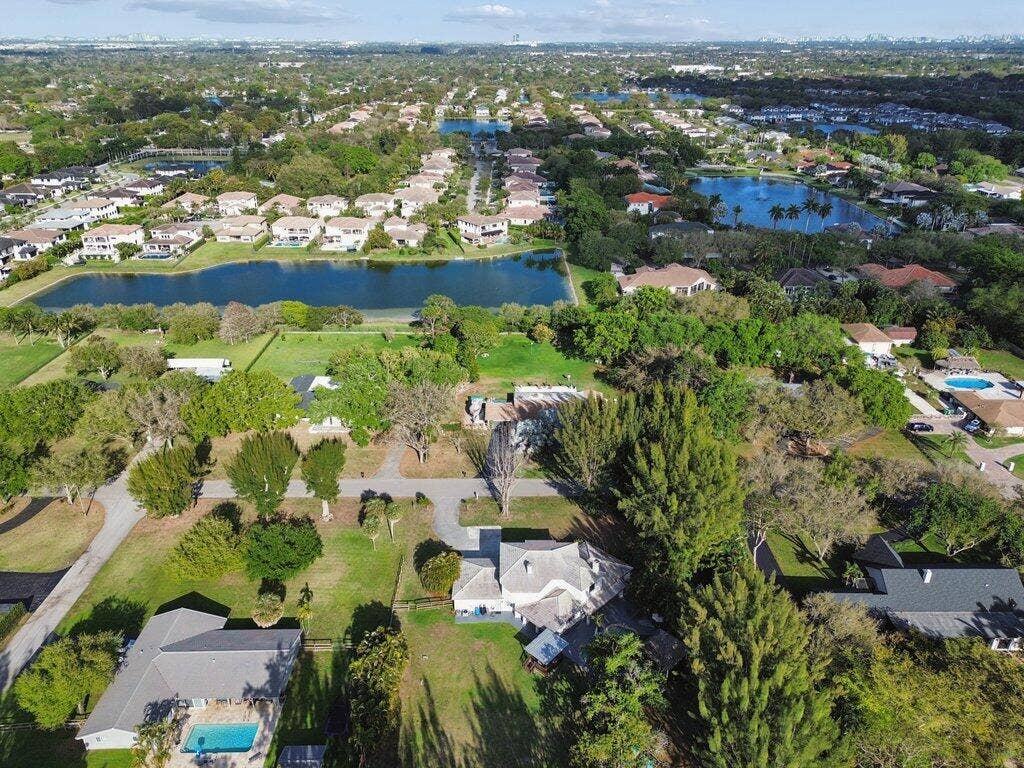 5521 SW 109th Avenue, Davie, FL 33328