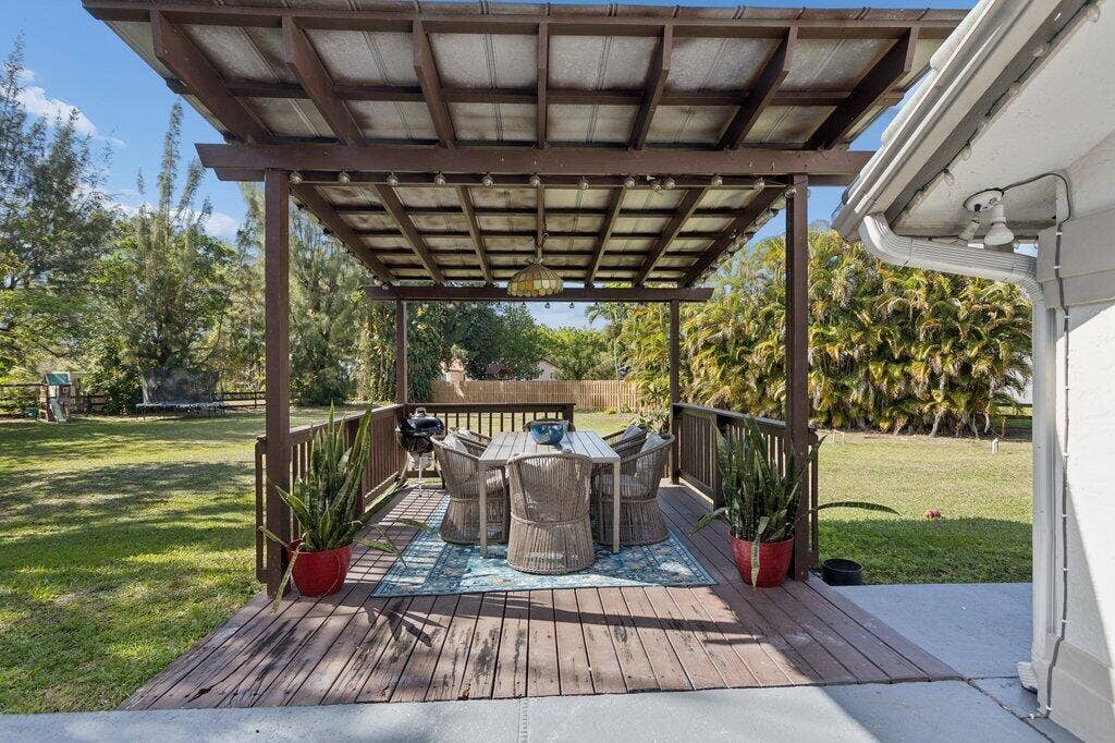 5521 SW 109th Avenue, Davie, FL 33328