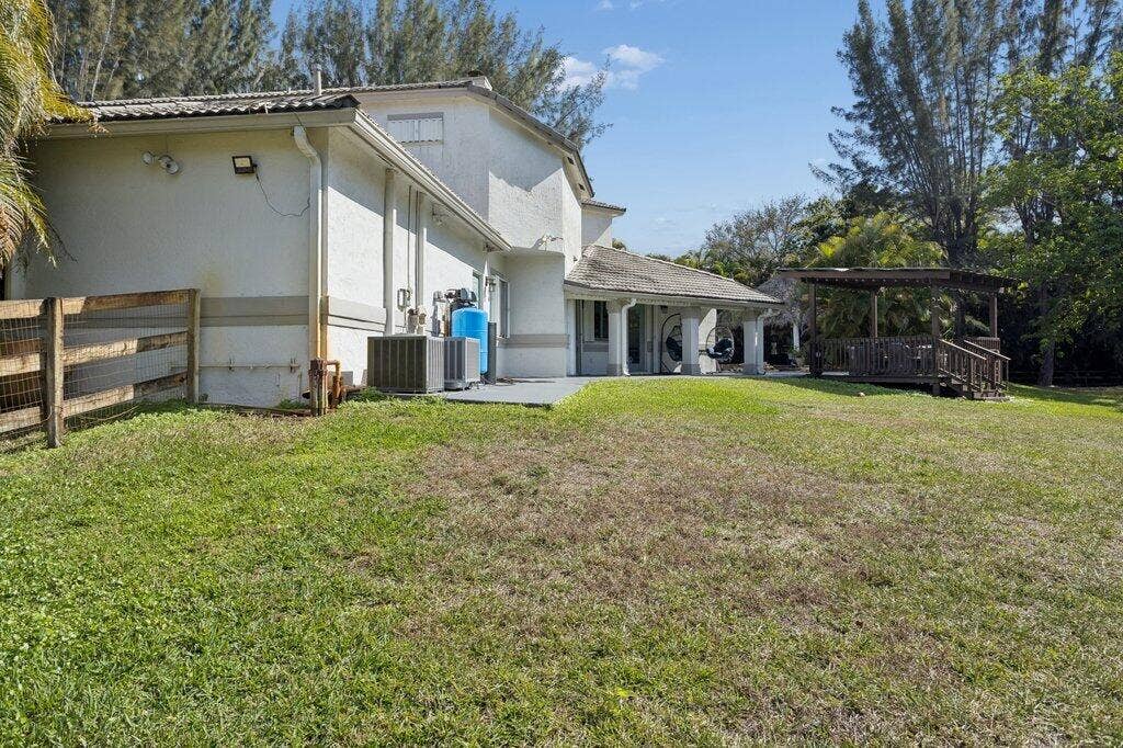 5521 SW 109th Avenue, Davie, FL 33328