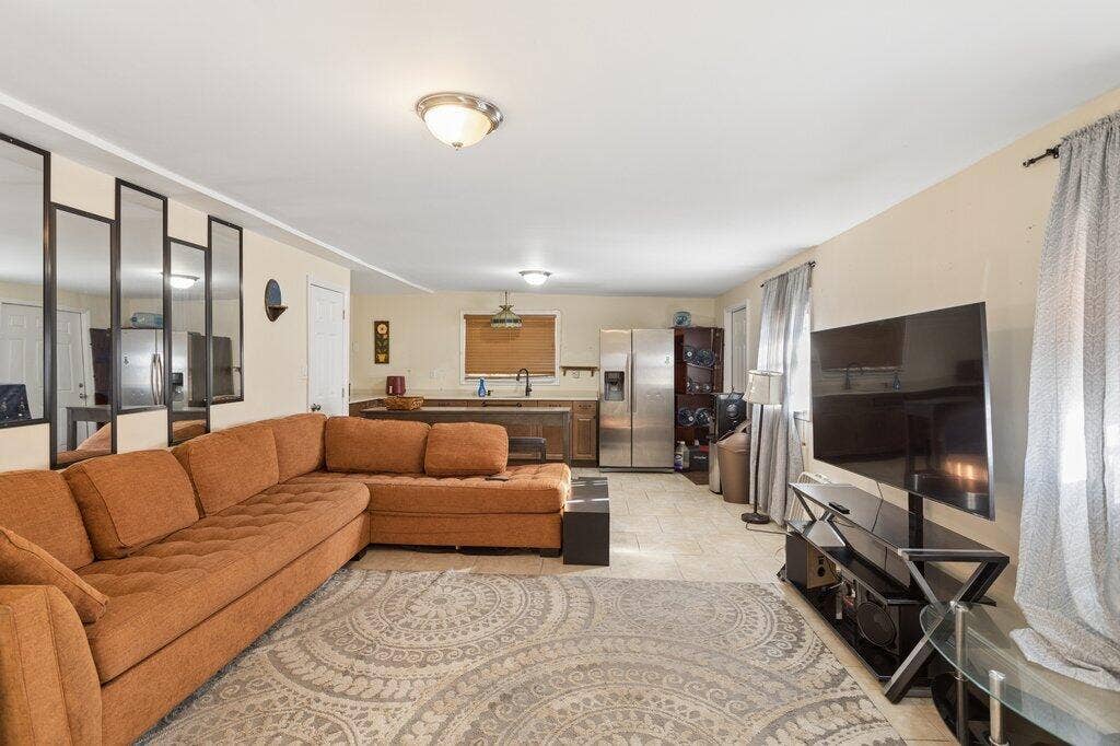 5521 SW 109th Avenue, Davie, FL 33328