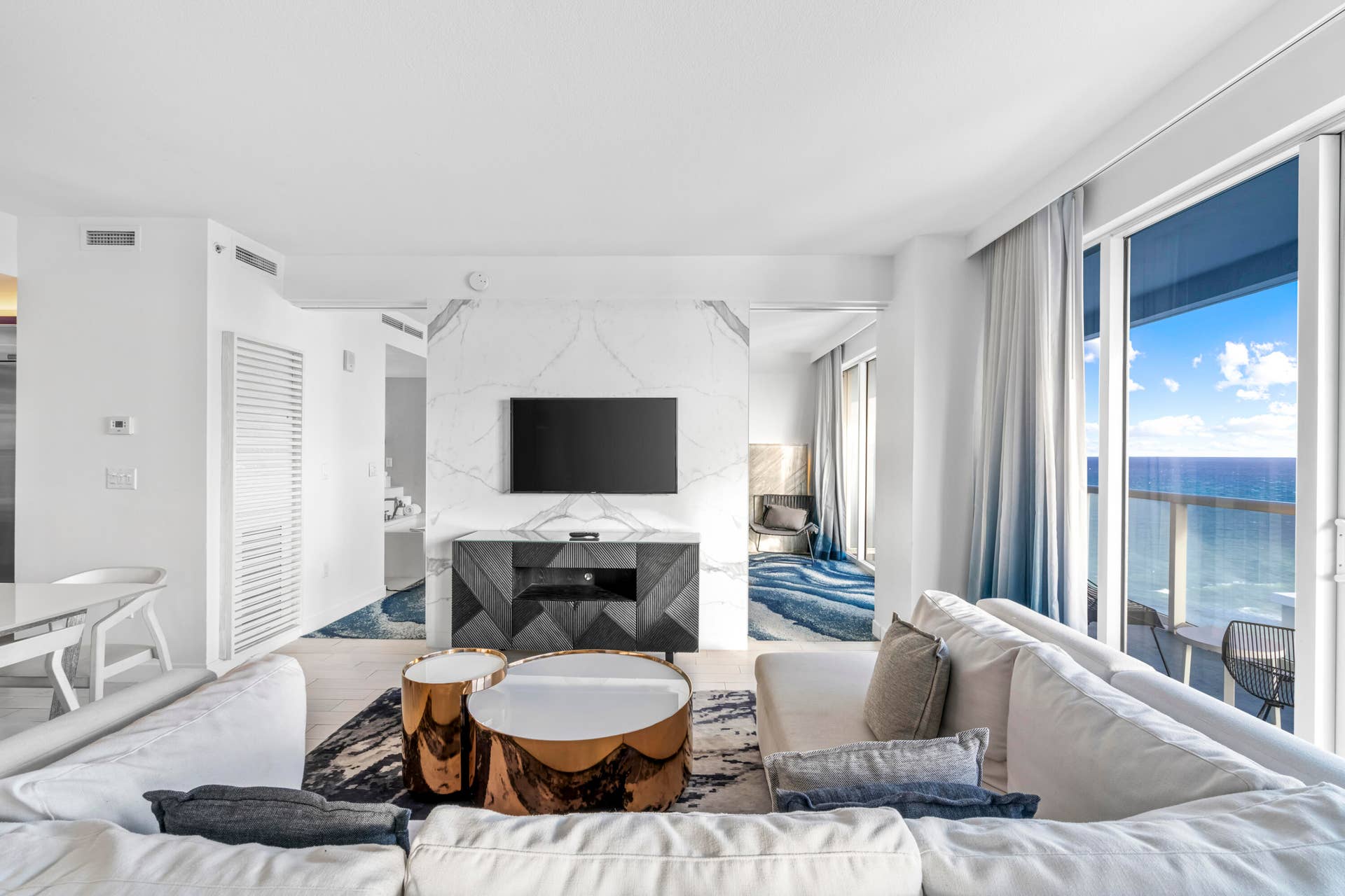 3101 Bayshore Drive, #2105, Fort Lauderdale, FL 33304 DSC06788