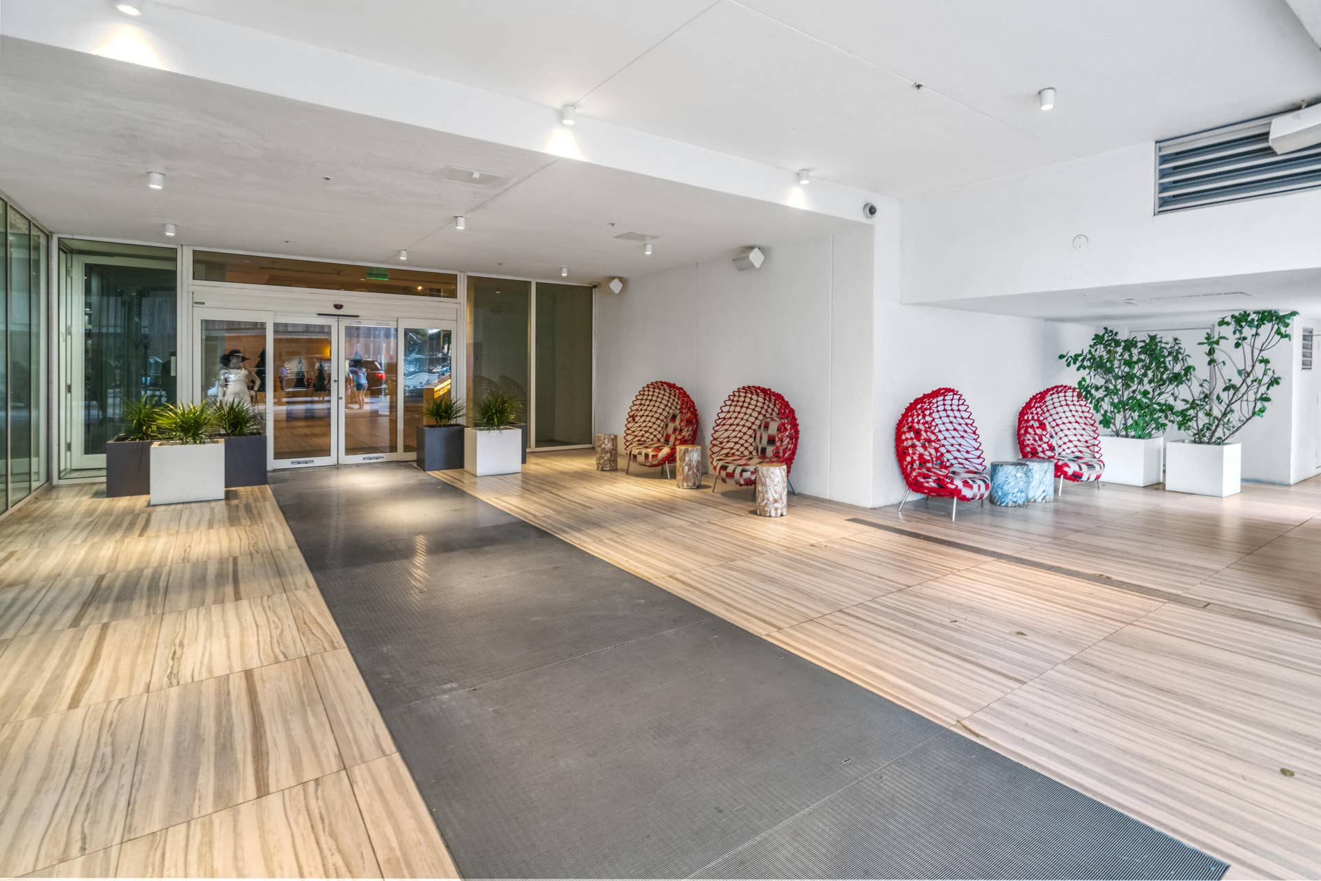 3101 Bayshore Drive, #2105, Fort Lauderdale, FL 33304 DSC07023