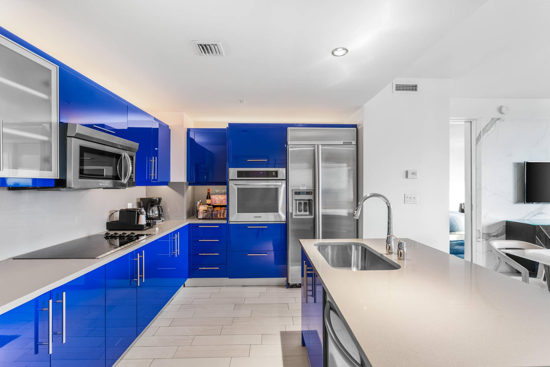 3101 Bayshore Drive, #2105, Fort Lauderdale, FL 33304 DSC06803