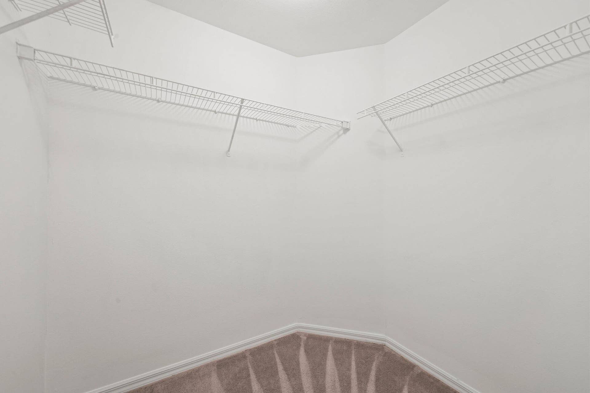 CLOSET1
