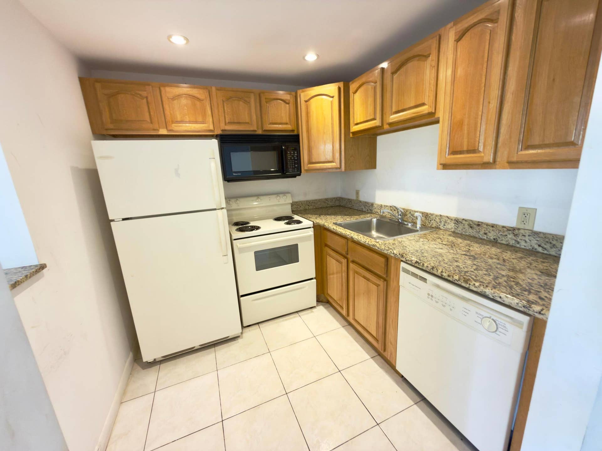 13 Dorset A, Boca Raton, FL 33434 13 Dorset A, Boca Raton, FL 33434