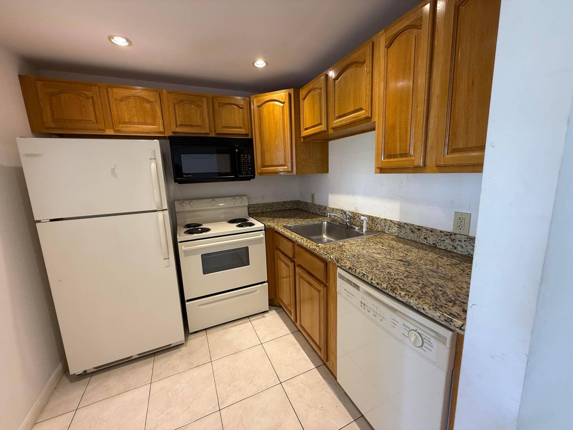 13 Dorset A, Boca Raton, FL 33434 13 Dorset A, Boca Raton, FL 33434