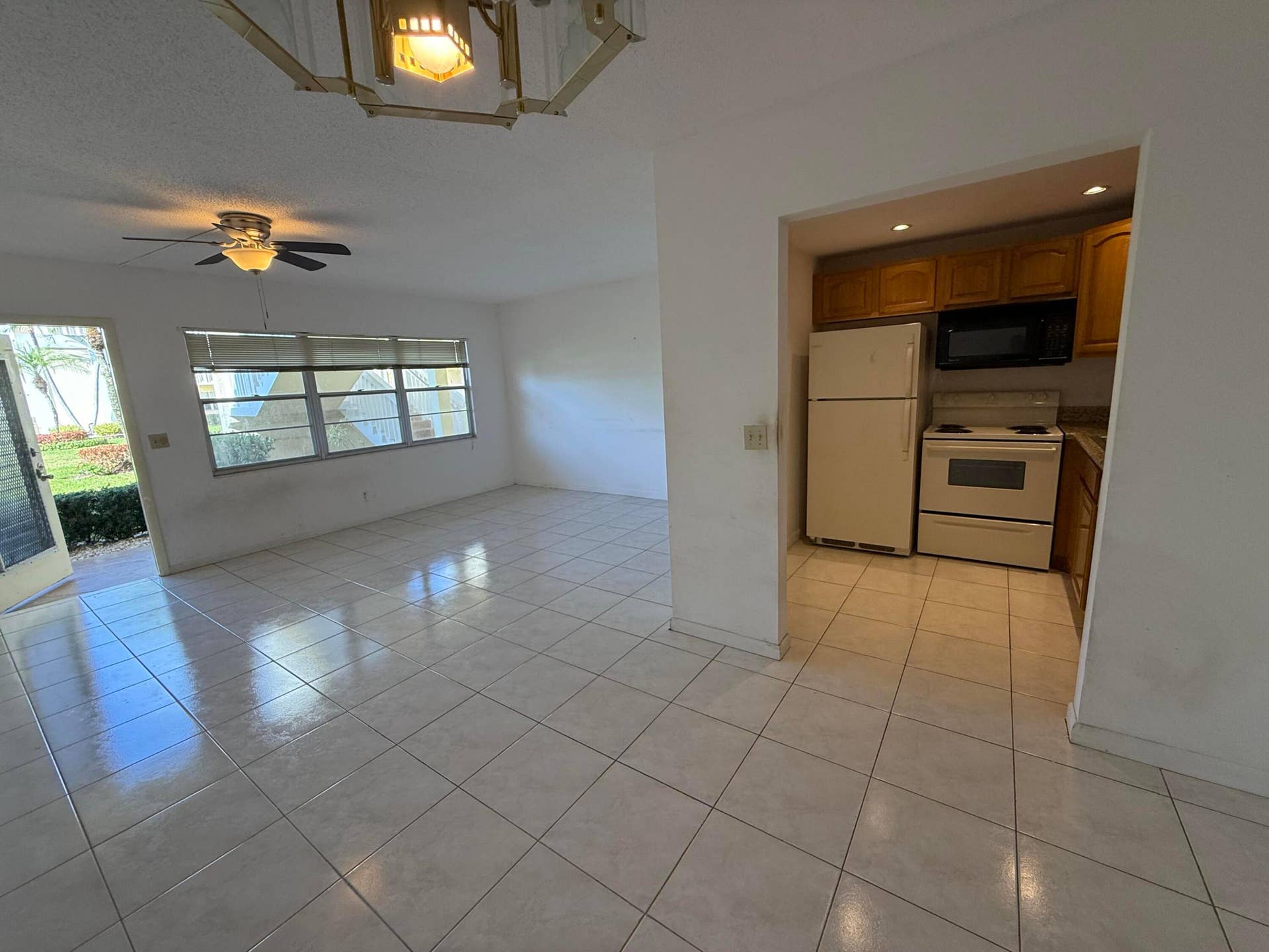 13 Dorset A, Boca Raton, FL 33434 13 Dorset A, Boca Raton, FL 33434