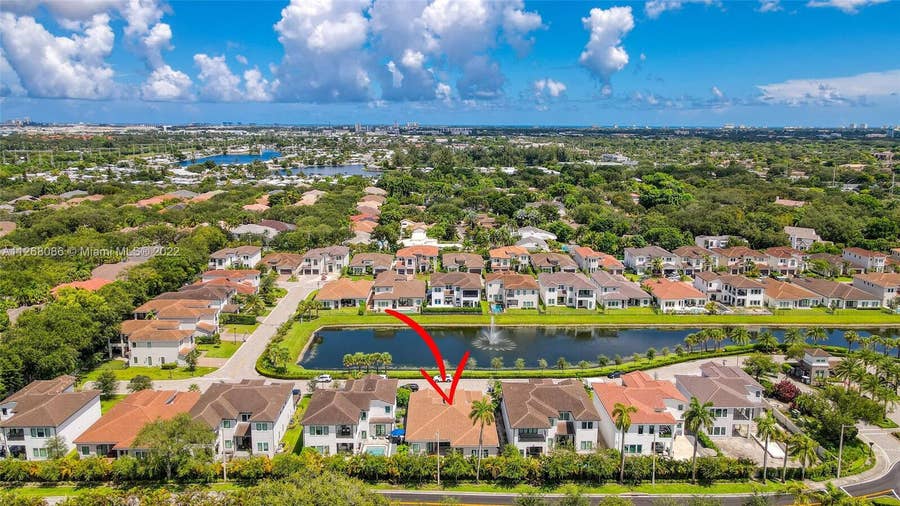 Property photo for 5663 W Brookfield Circle, Hollywood, FL