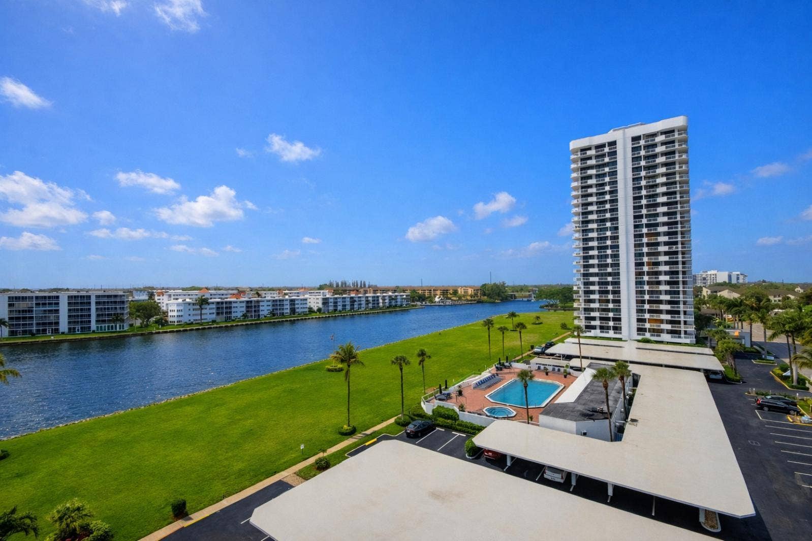 115 Lakeshore Drive, #749, North Palm Beach, FL 33408 Intracoastal View