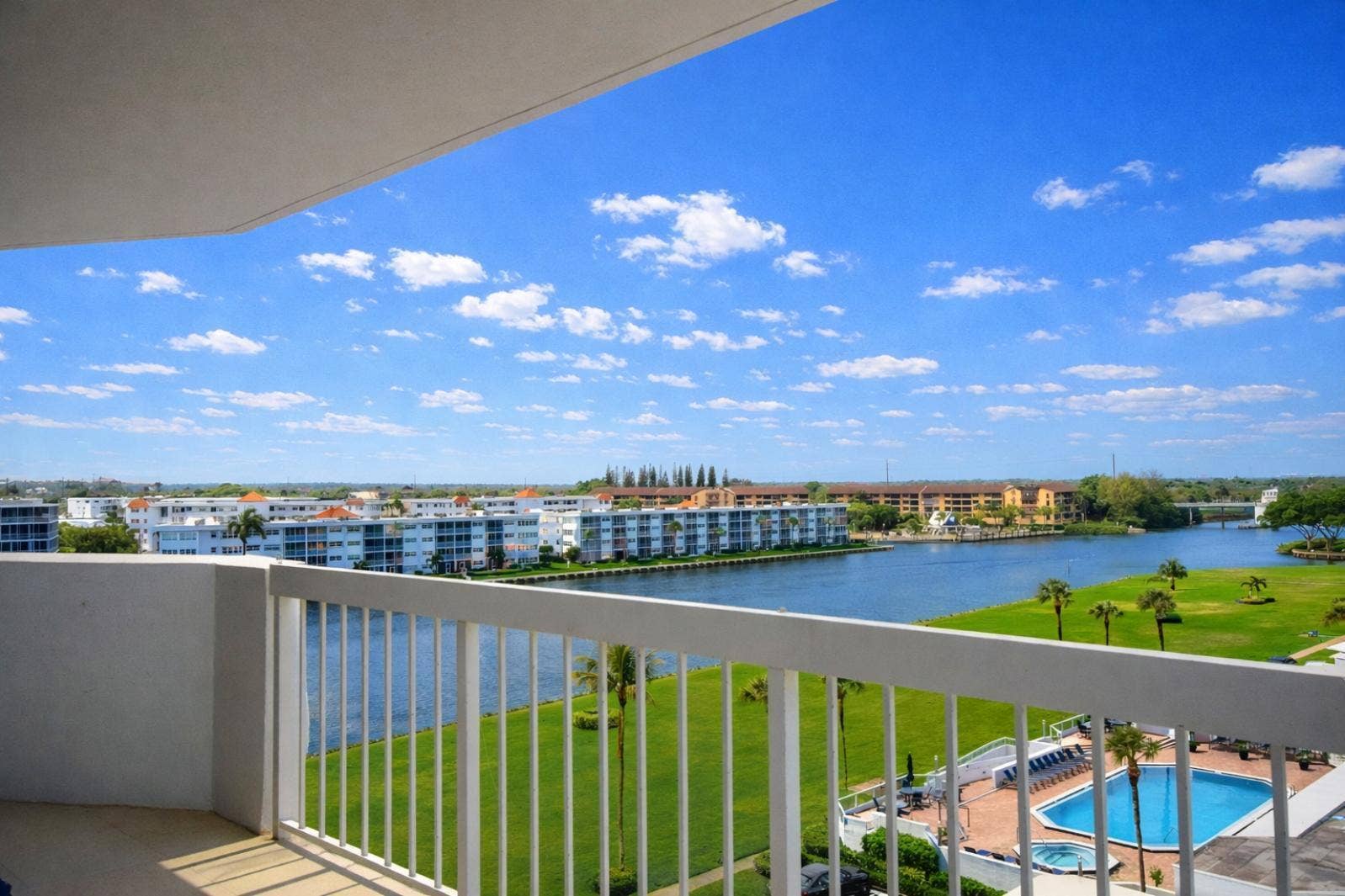 115 Lakeshore Drive, #749, North Palm Beach, FL 33408 Covered Wrap-around balcony