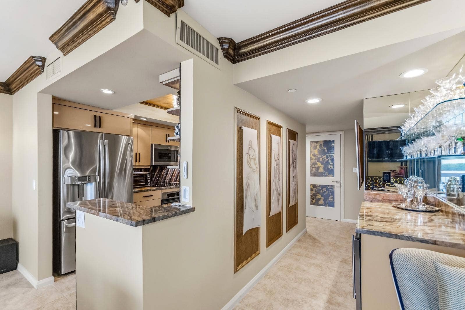 115 Lakeshore Drive, #749, North Palm Beach, FL 33408 Interior Hallway