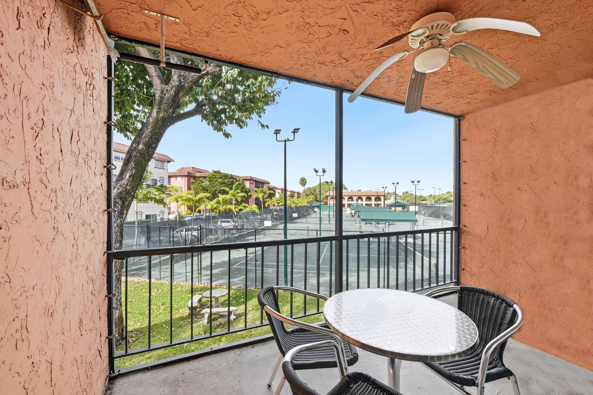 630 TENNIS CLUB Drive, #204, Fort Lauderdale, FL 33311 20_03_dsc_7192