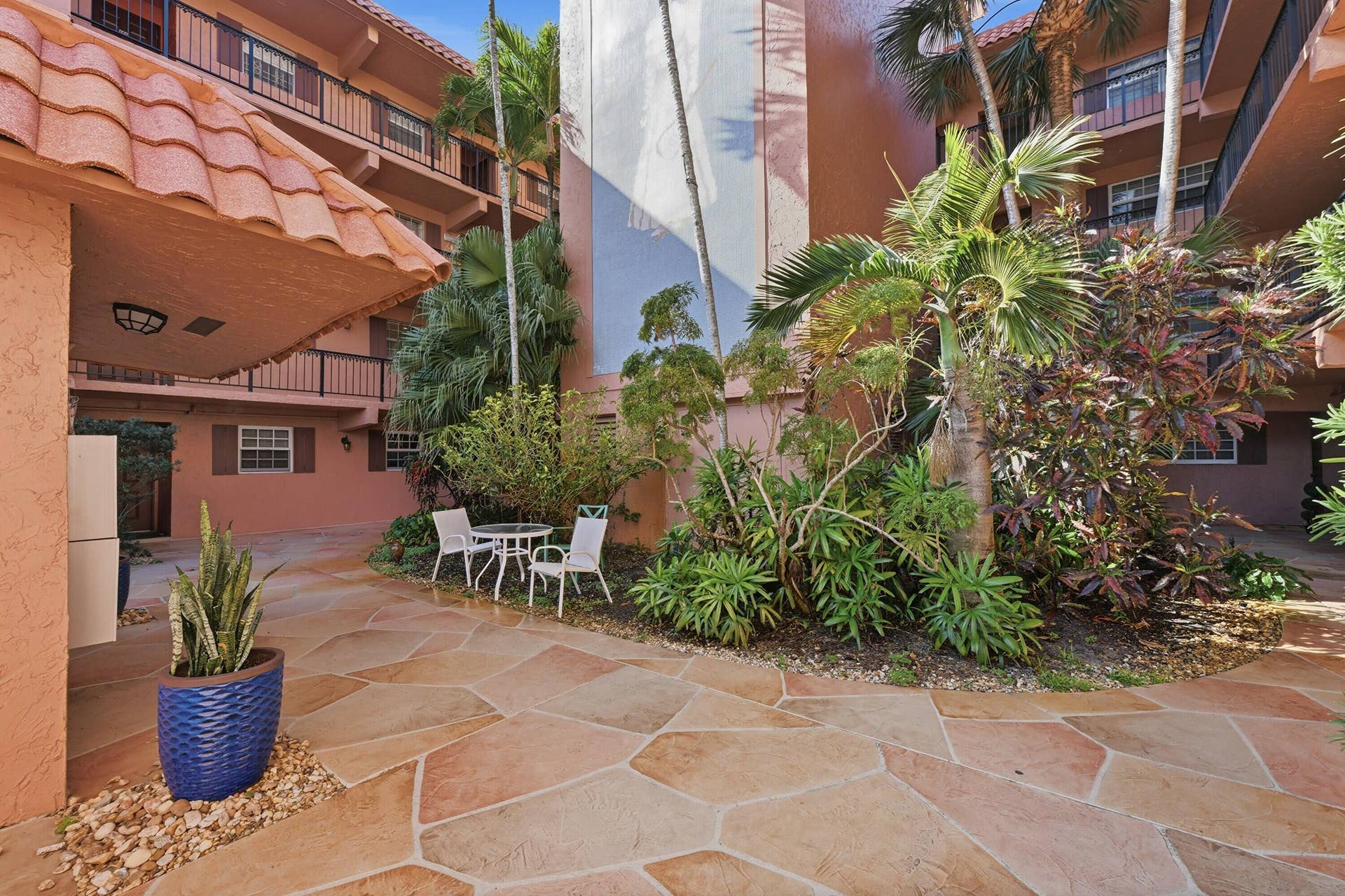 630 TENNIS CLUB Drive, #204, Fort Lauderdale, FL 33311 01_dsc_7329