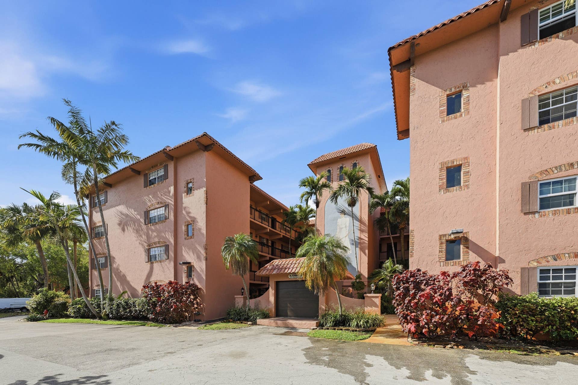 630 TENNIS CLUB Drive, #204, Fort Lauderdale, FL 33311 02_01_dsc_7337