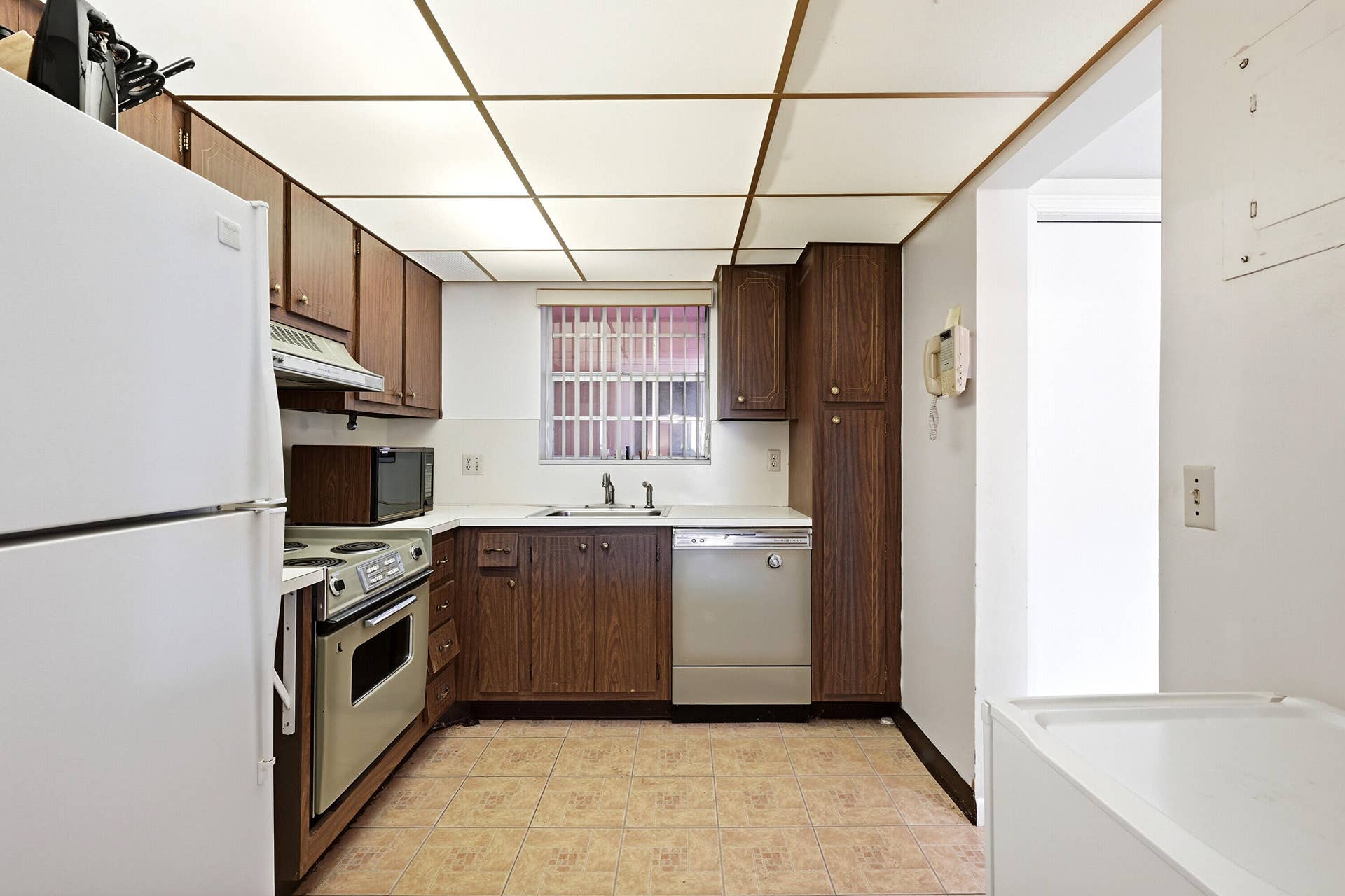 630 TENNIS CLUB Drive, #204, Fort Lauderdale, FL 33311 05_dsc_7112