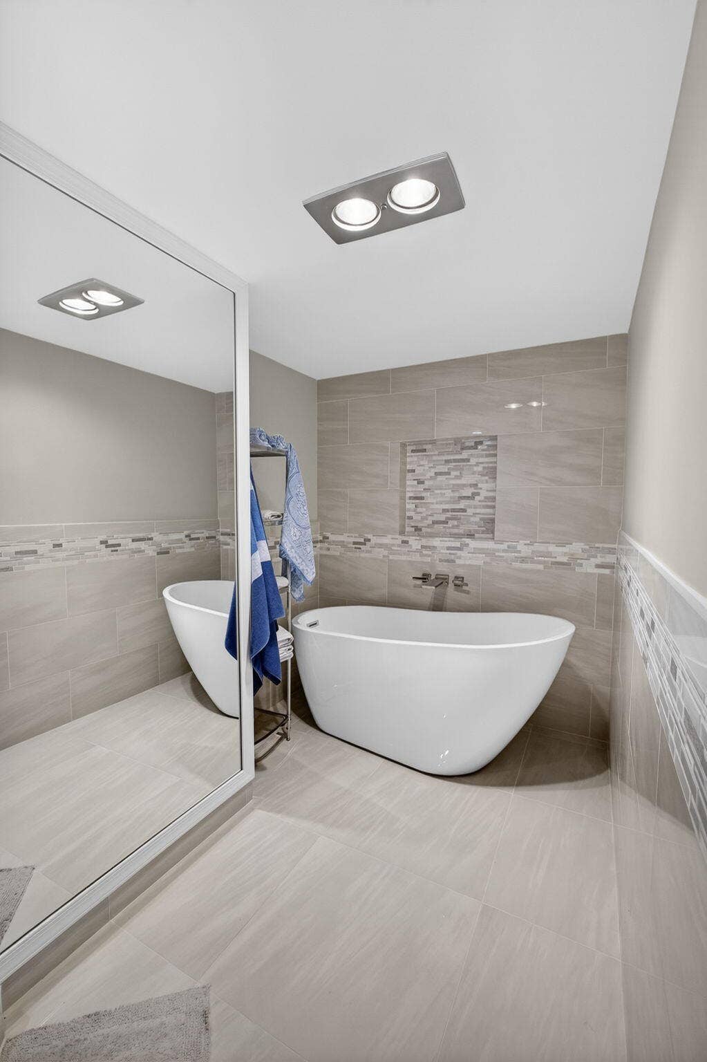 5380 N Ocean Drive, #12e, Singer Island, FL 33404 Primary Bath