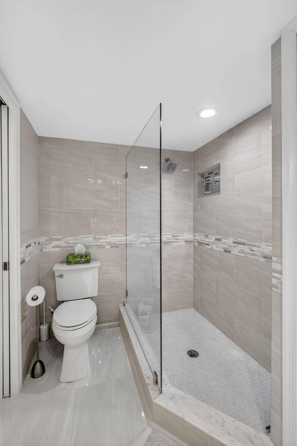 5380 N Ocean Drive, #12e, Singer Island, FL 33404 Primary Bath