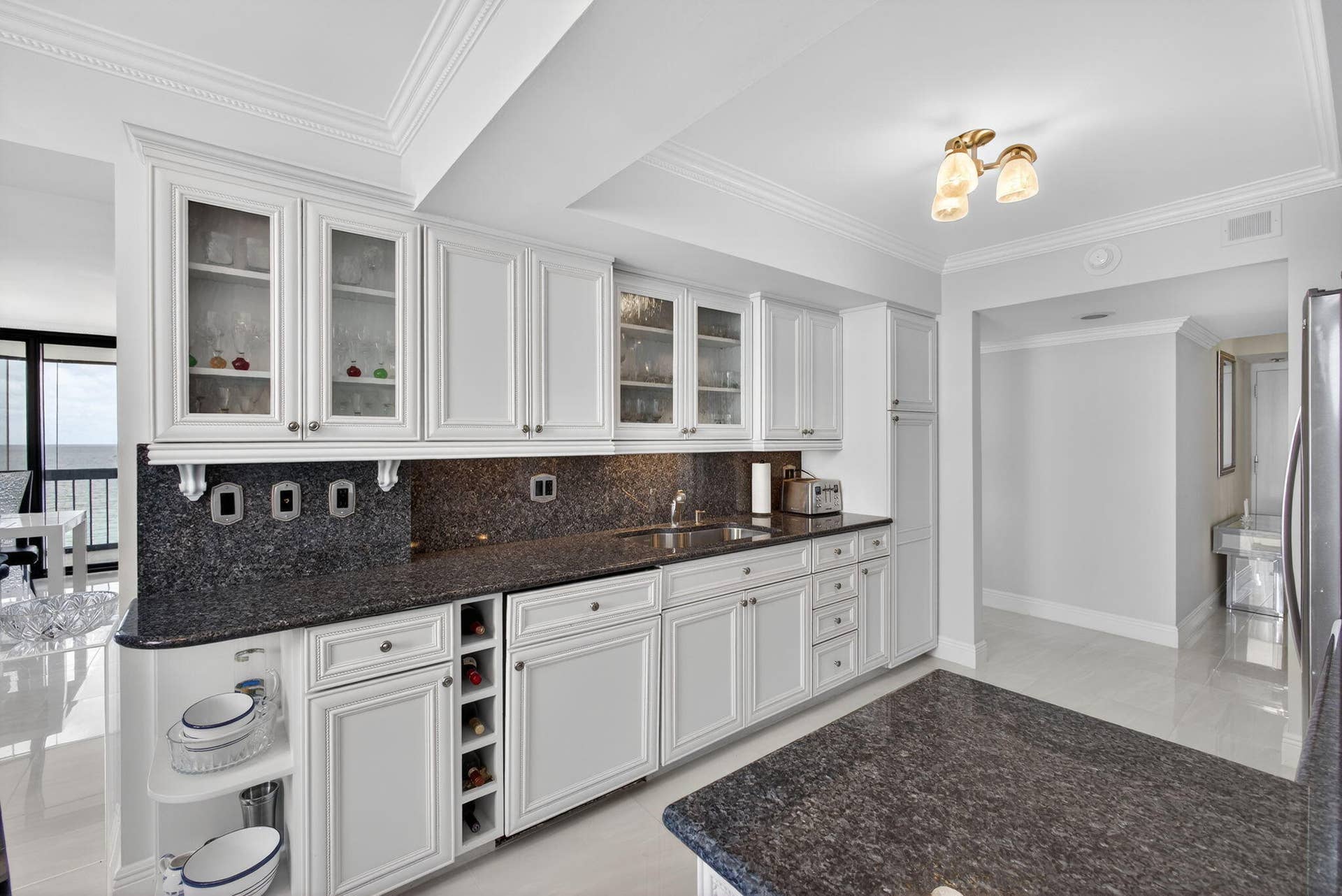 5380 N Ocean Drive, #12e, Singer Island, FL 33404 kitchen