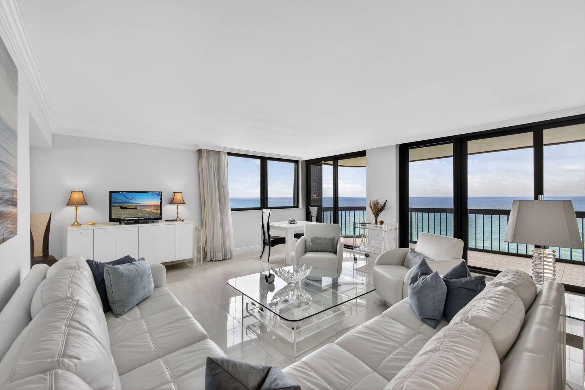 5380 N Ocean Drive, #12e, Singer Island, FL 33404 Living