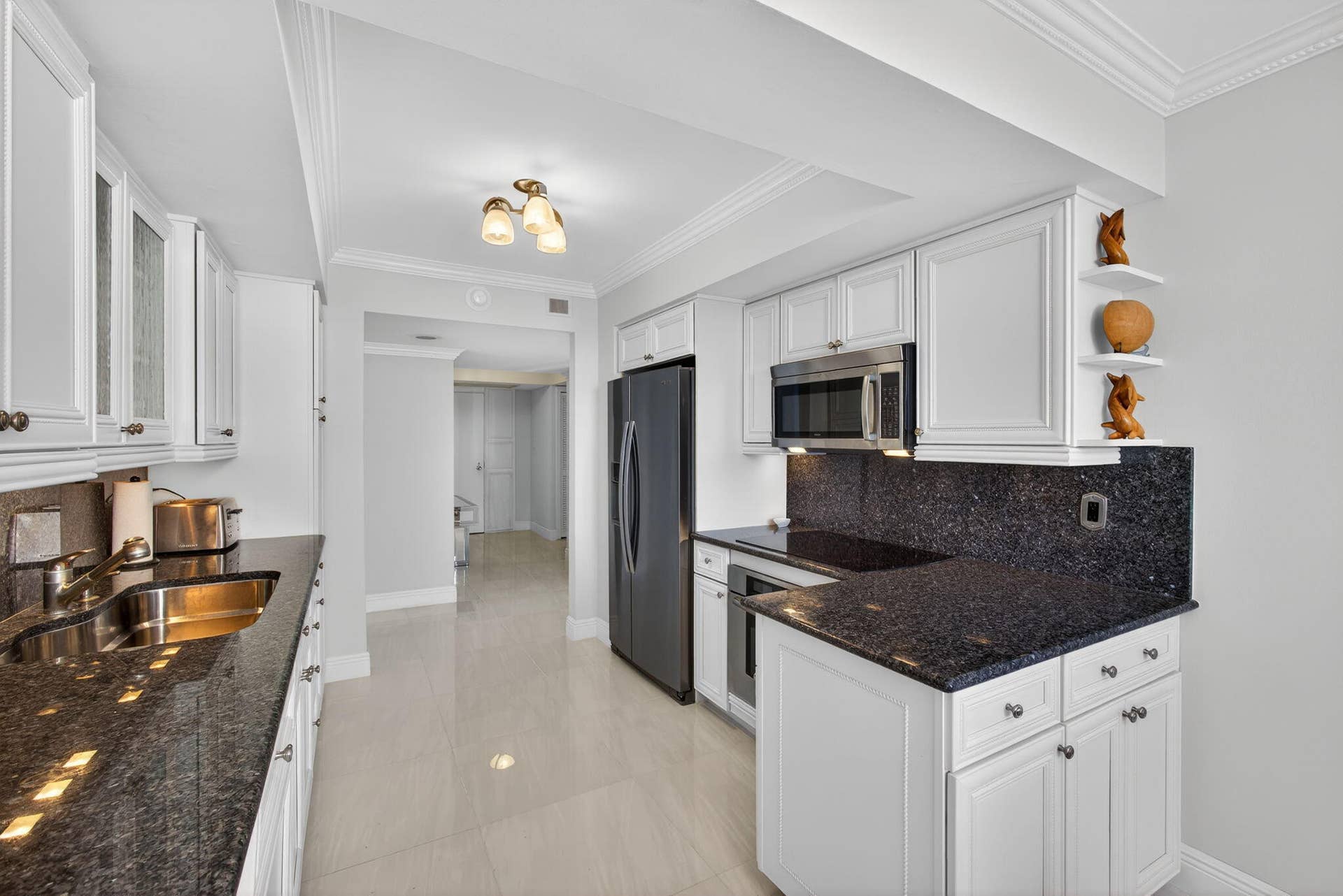 5380 N Ocean Drive, #12e, Singer Island, FL 33404 Kitchen