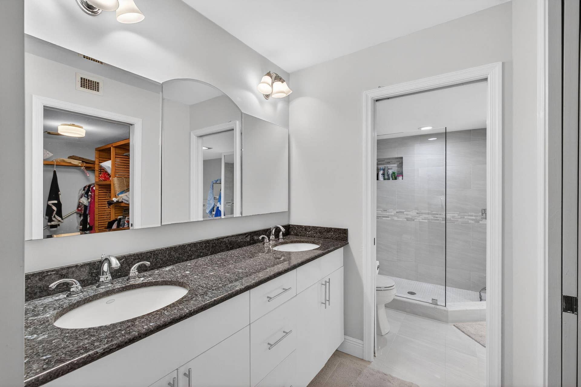 5380 N Ocean Drive, #12e, Singer Island, FL 33404 Primary Bath