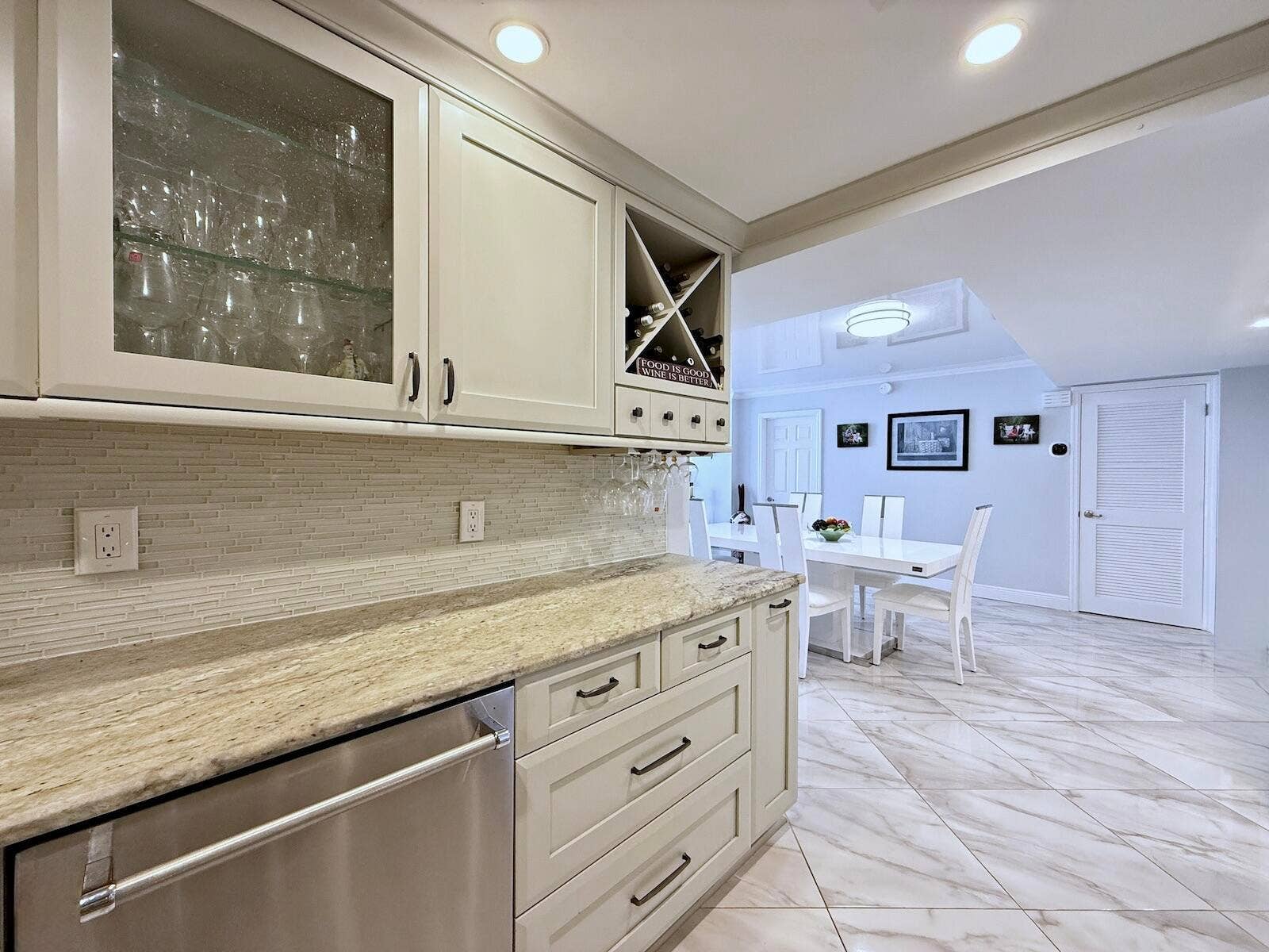 3546 S Ocean Boulevard, #305, South Palm Beach, South Palm Beach, FL 33480 IMG_7259