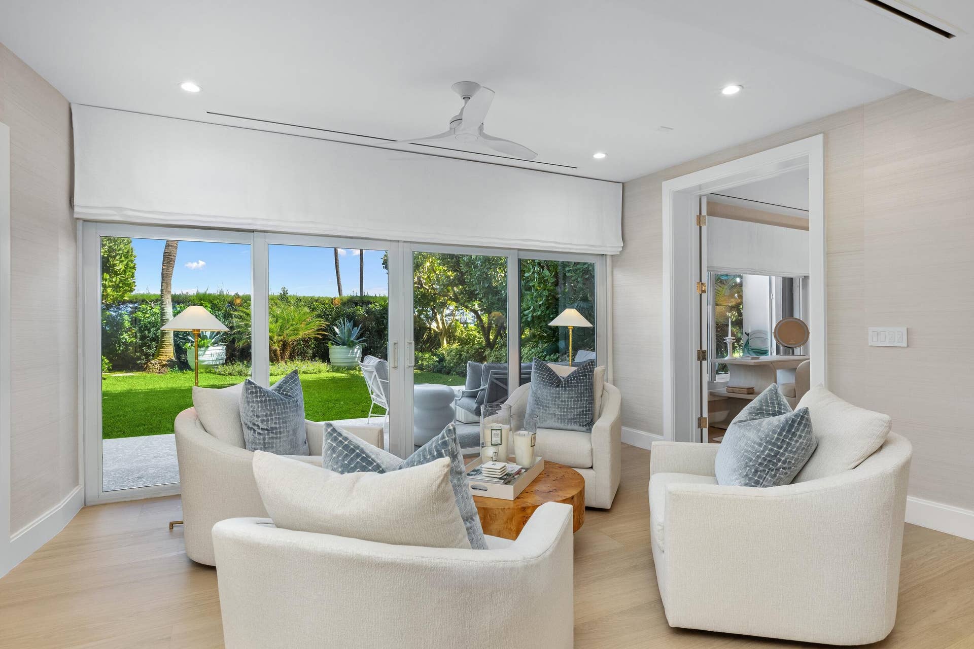 300 S Ocean Boulevard, #1b, Palm Beach, FL 33480 Family Room