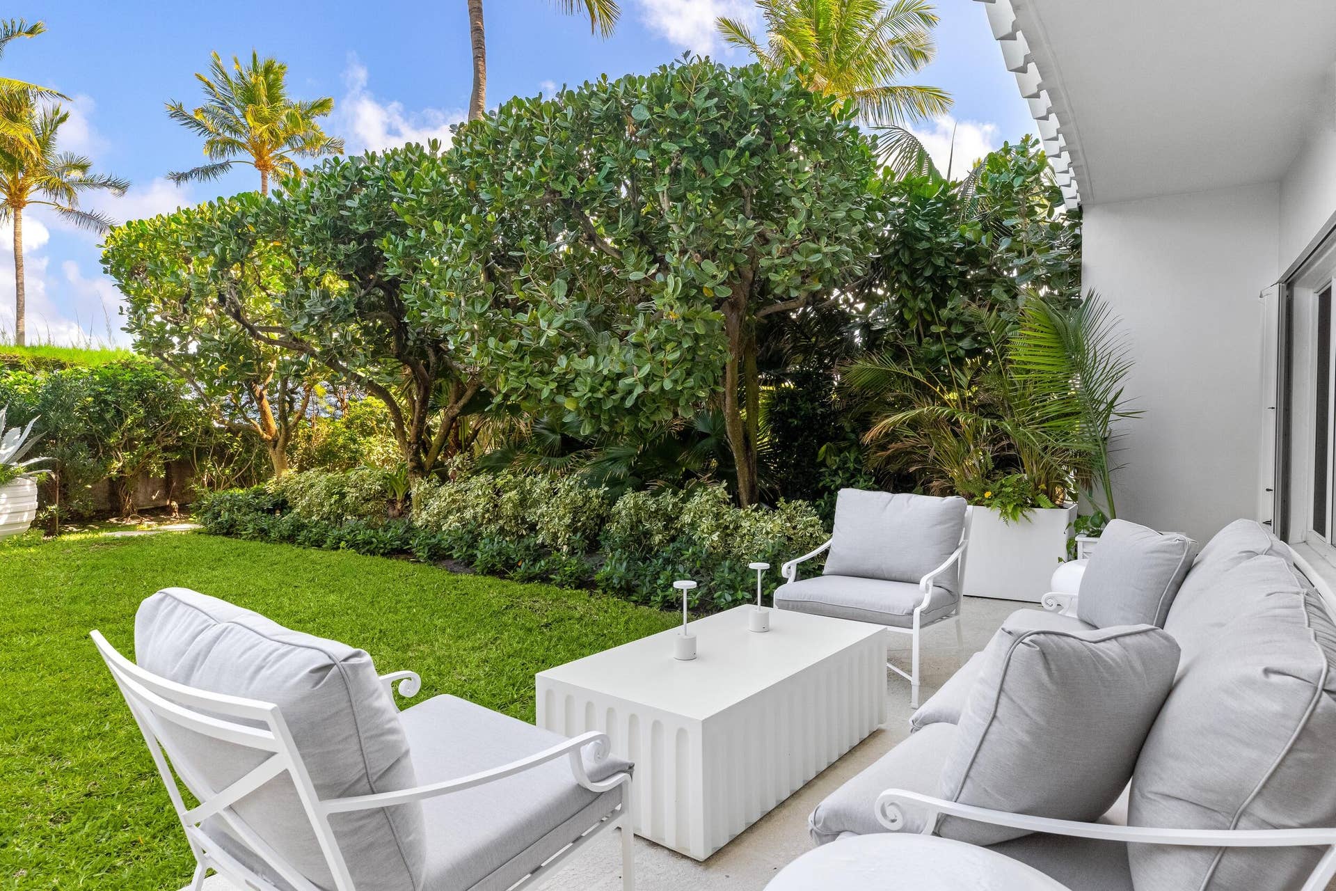 300 S Ocean Boulevard, #1b, Palm Beach, FL 33480 Exterior