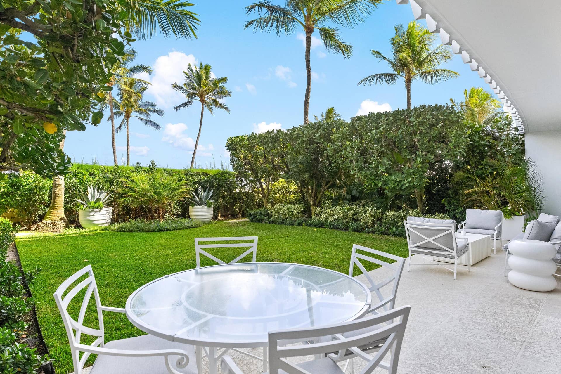300 S Ocean Boulevard, #1b, Palm Beach, FL 33480 Loggia