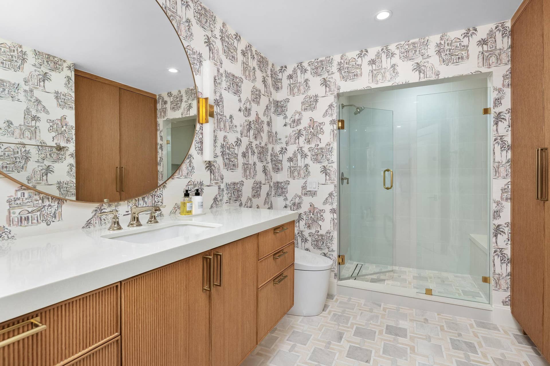 300 S Ocean Boulevard, #1b, Palm Beach, FL 33480 Guest Bath
