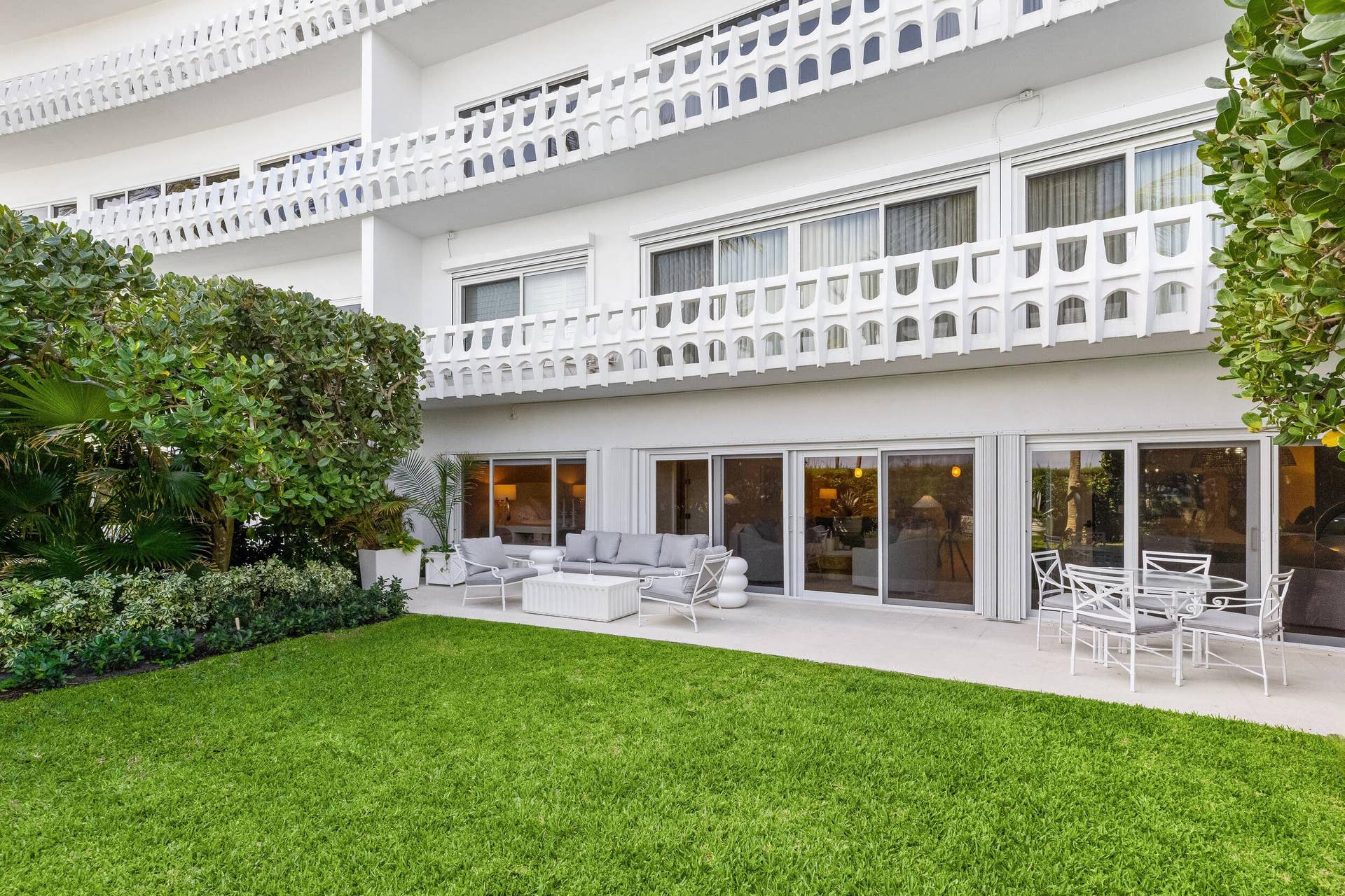 300 S Ocean Boulevard, #1b, Palm Beach, FL 33480 Exterior