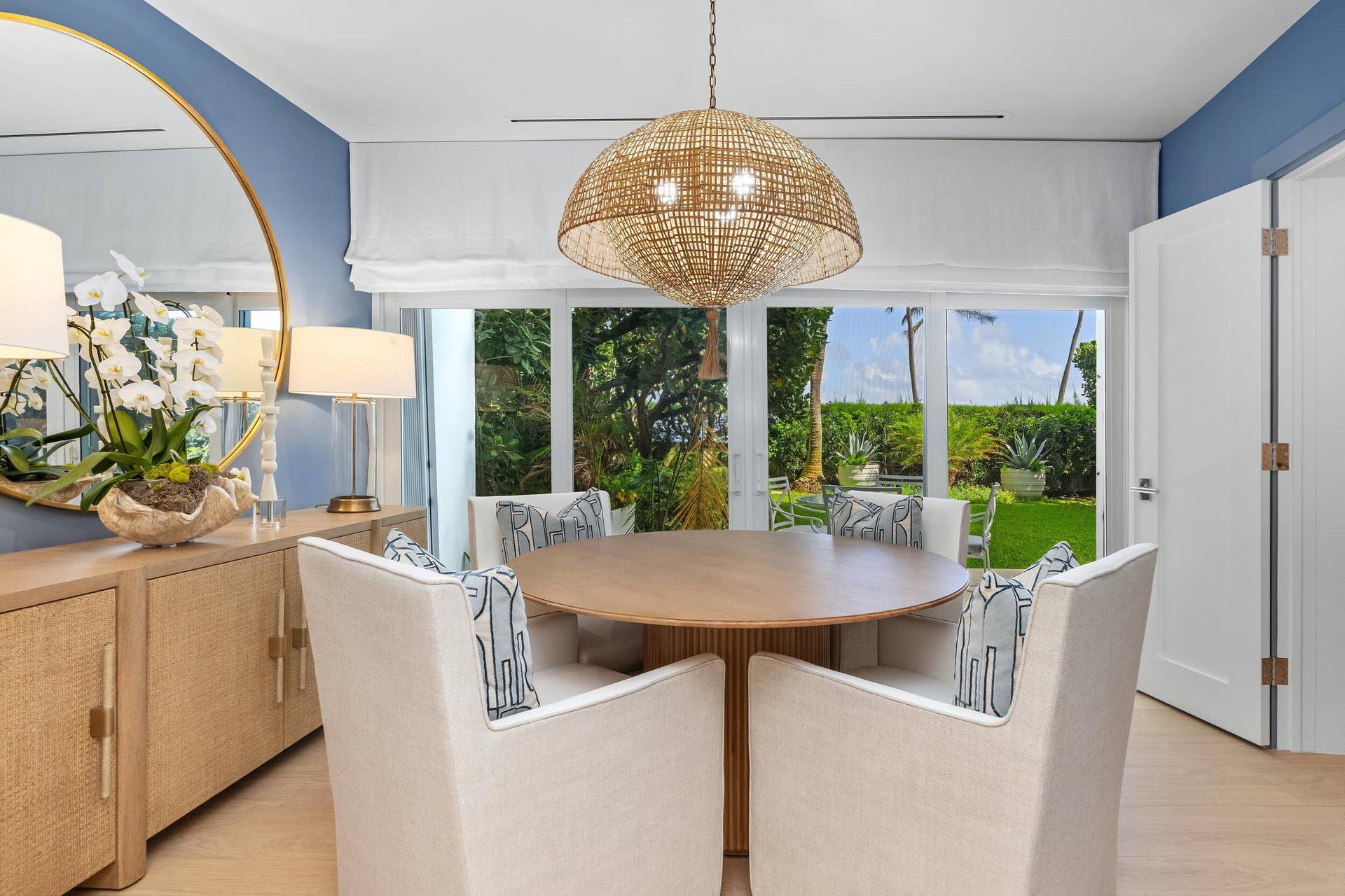 300 S Ocean Boulevard, #1b, Palm Beach, FL 33480 Primary Suite Sitting Room