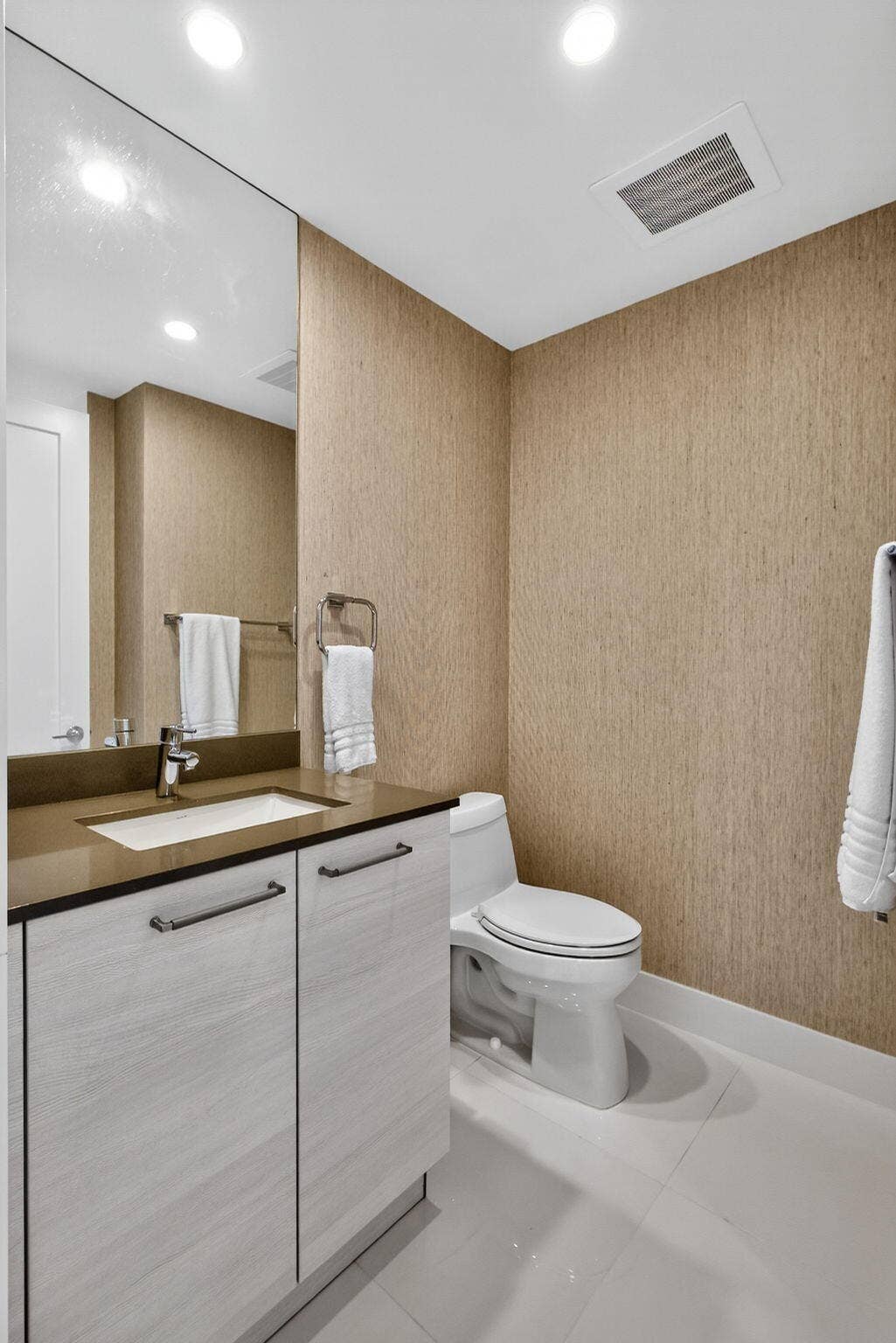 2 Water Club Way, #2001, North Palm Beach, FL 33408 63-web-or-mls-5D1A0141