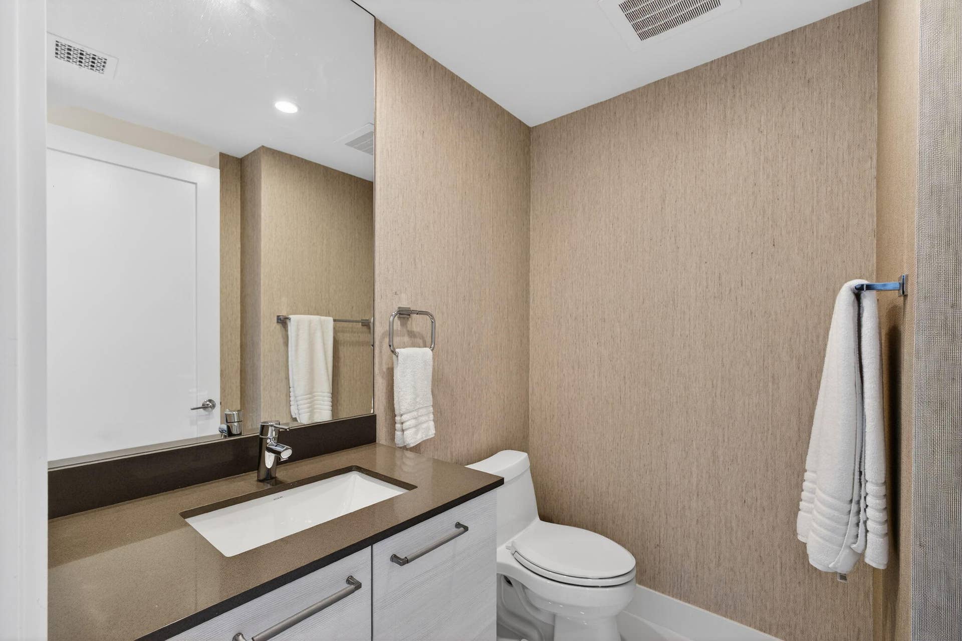 2 Water Club Way, #2001, North Palm Beach, FL 33408 62-web-or-mls-5D1A0137