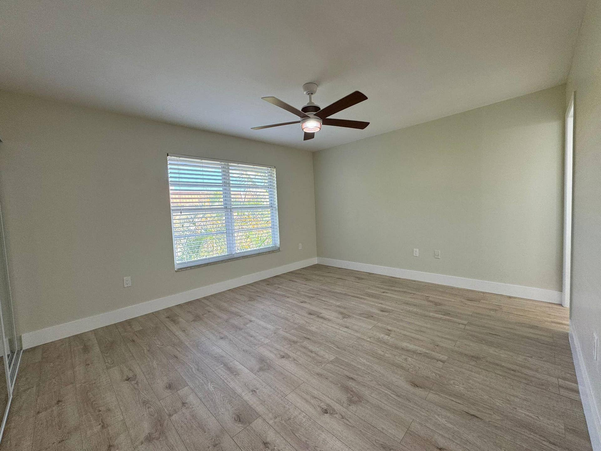 809 W Oakland Park Boulevard, #J10, Wilton Manors, FL 33311 primary bedroom 2