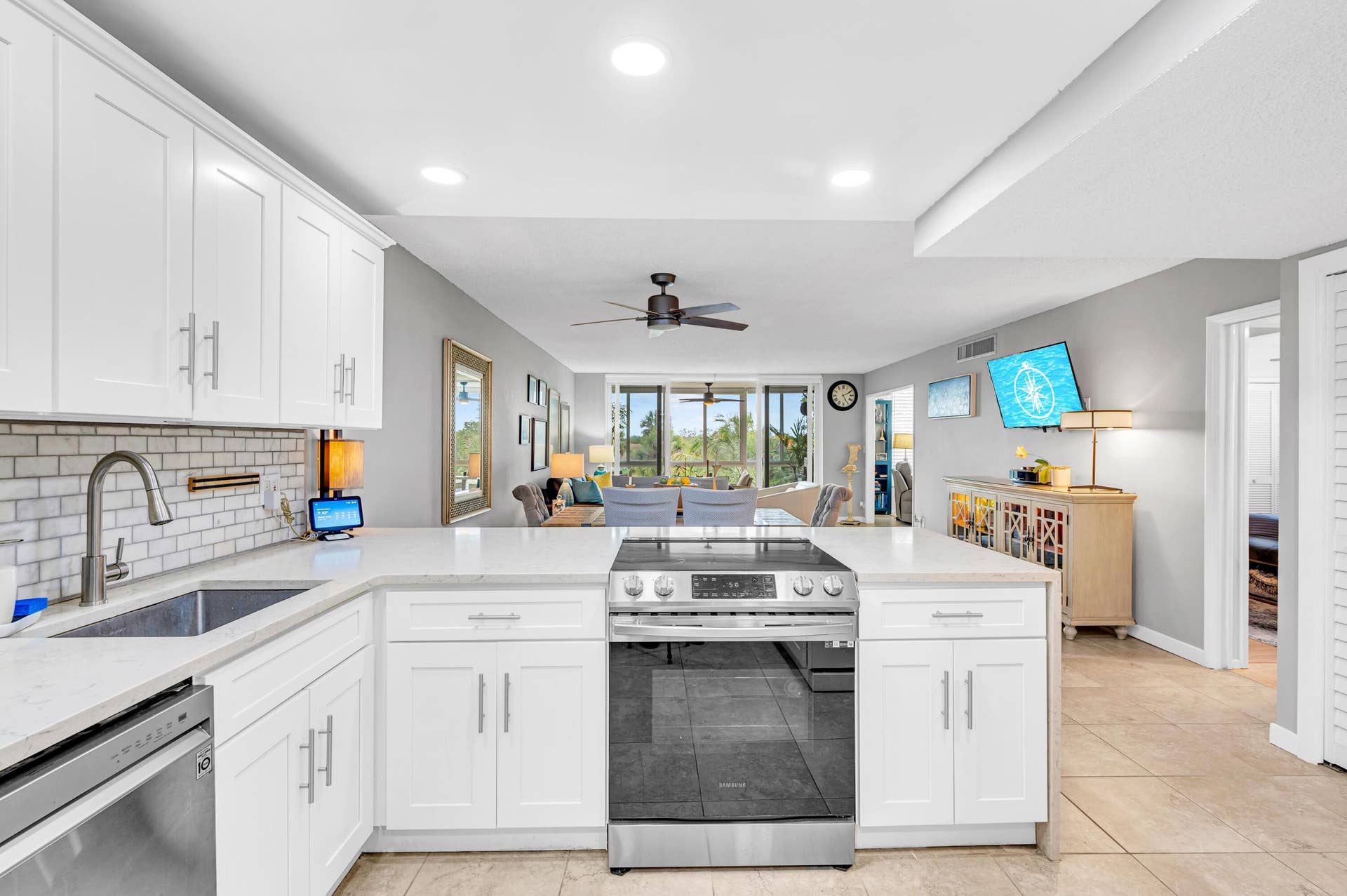 3970 Oaks Clubhouse Drive, #401, Pompano Beach, FL 33069 3970 OAKS CLUBHOUSE DR APT 401-25