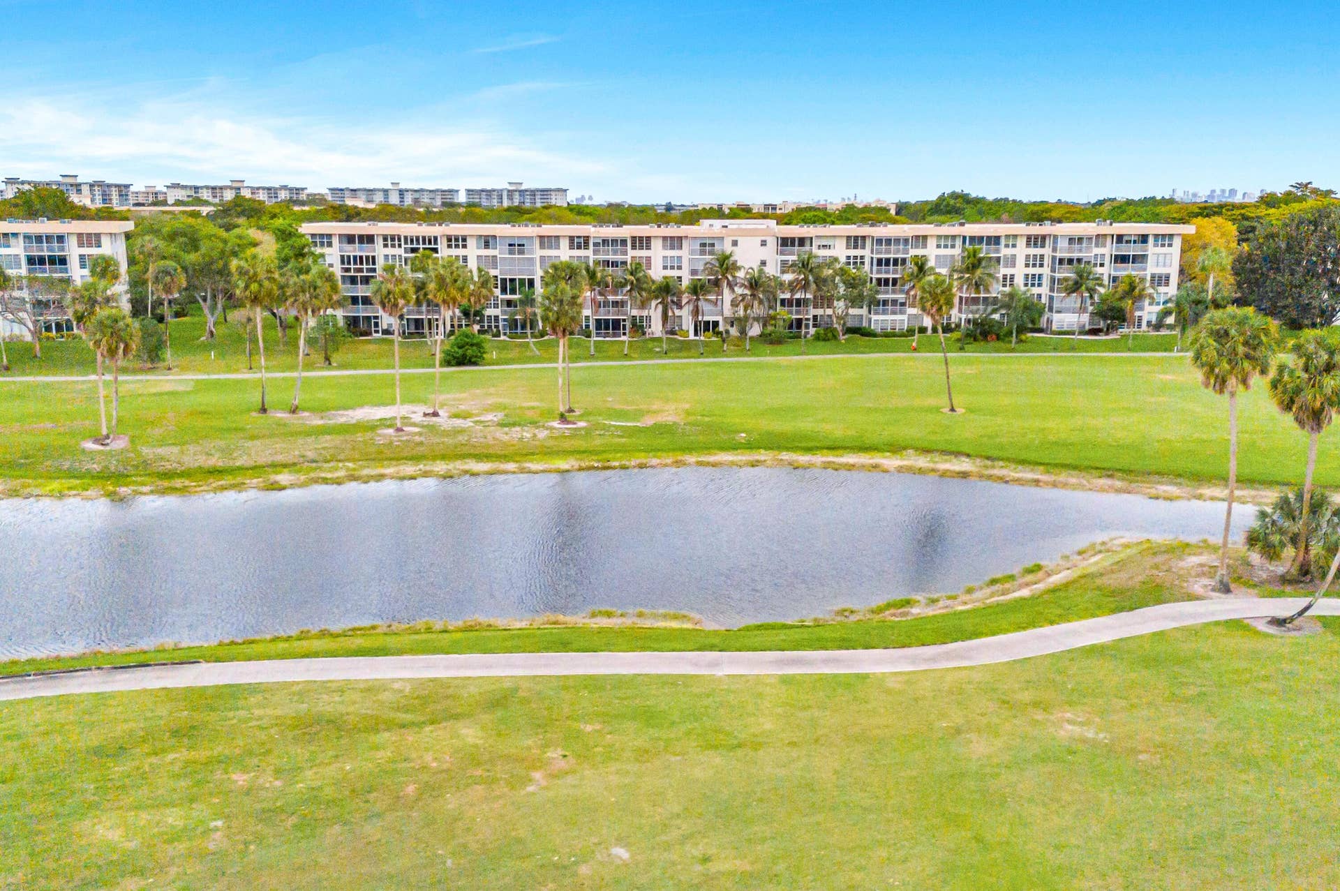 3970 Oaks Clubhouse Drive, #401, Pompano Beach, FL 33069 3970 OAKS CLUBHOUSE DR APT 401-2