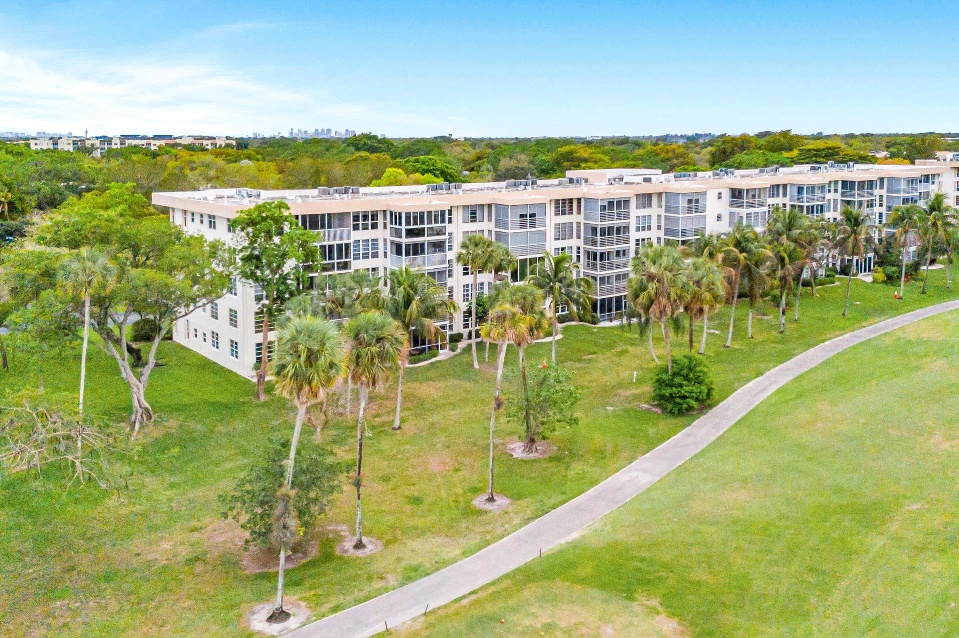 3970 Oaks Clubhouse Drive, #401, Pompano Beach, FL 33069 3970 OAKS CLUBHOUSE DR APT 401-46