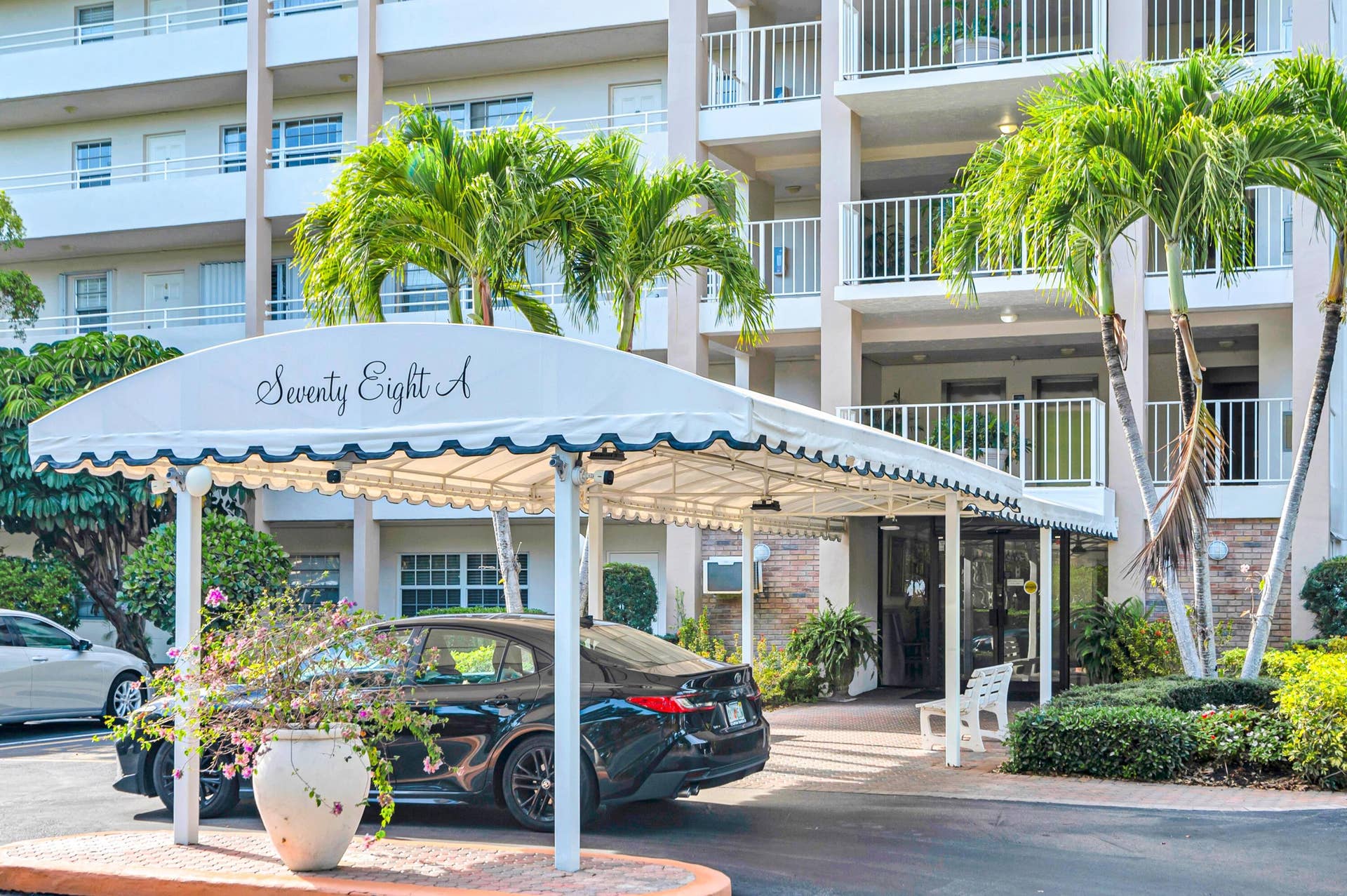 3970 Oaks Clubhouse Drive, #401, Pompano Beach, FL 33069 3970 OAKS CLUBHOUSE DR APT 401-5