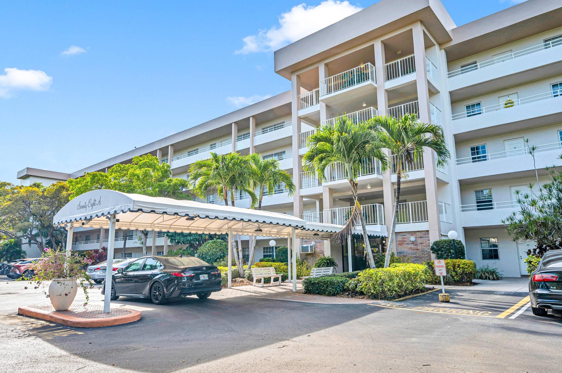 3970 Oaks Clubhouse Drive, #401, Pompano Beach, FL 33069 3970 OAKS CLUBHOUSE DR APT 401-4