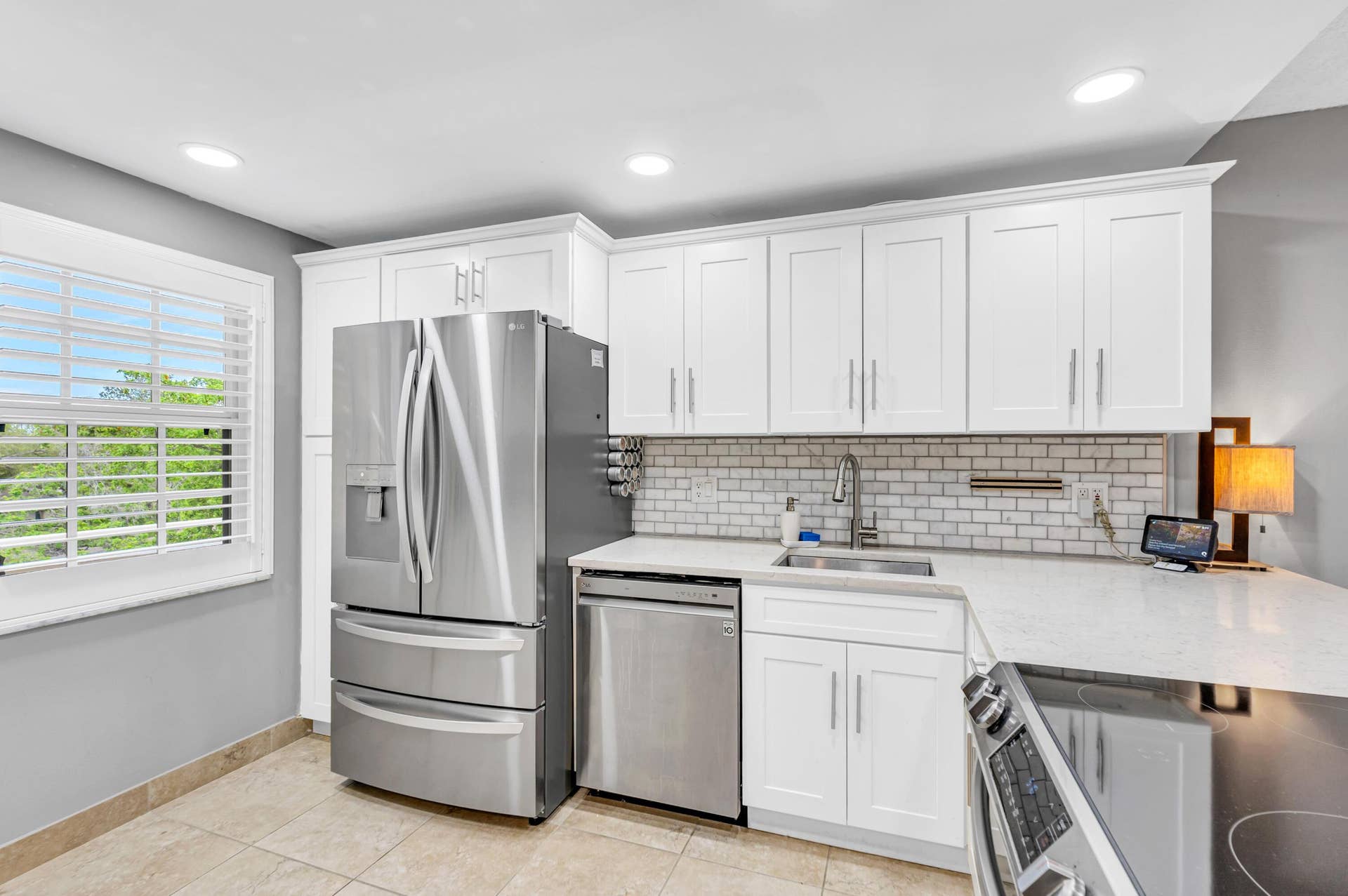 3970 Oaks Clubhouse Drive, #401, Pompano Beach, FL 33069 3970 OAKS CLUBHOUSE DR APT 401-27